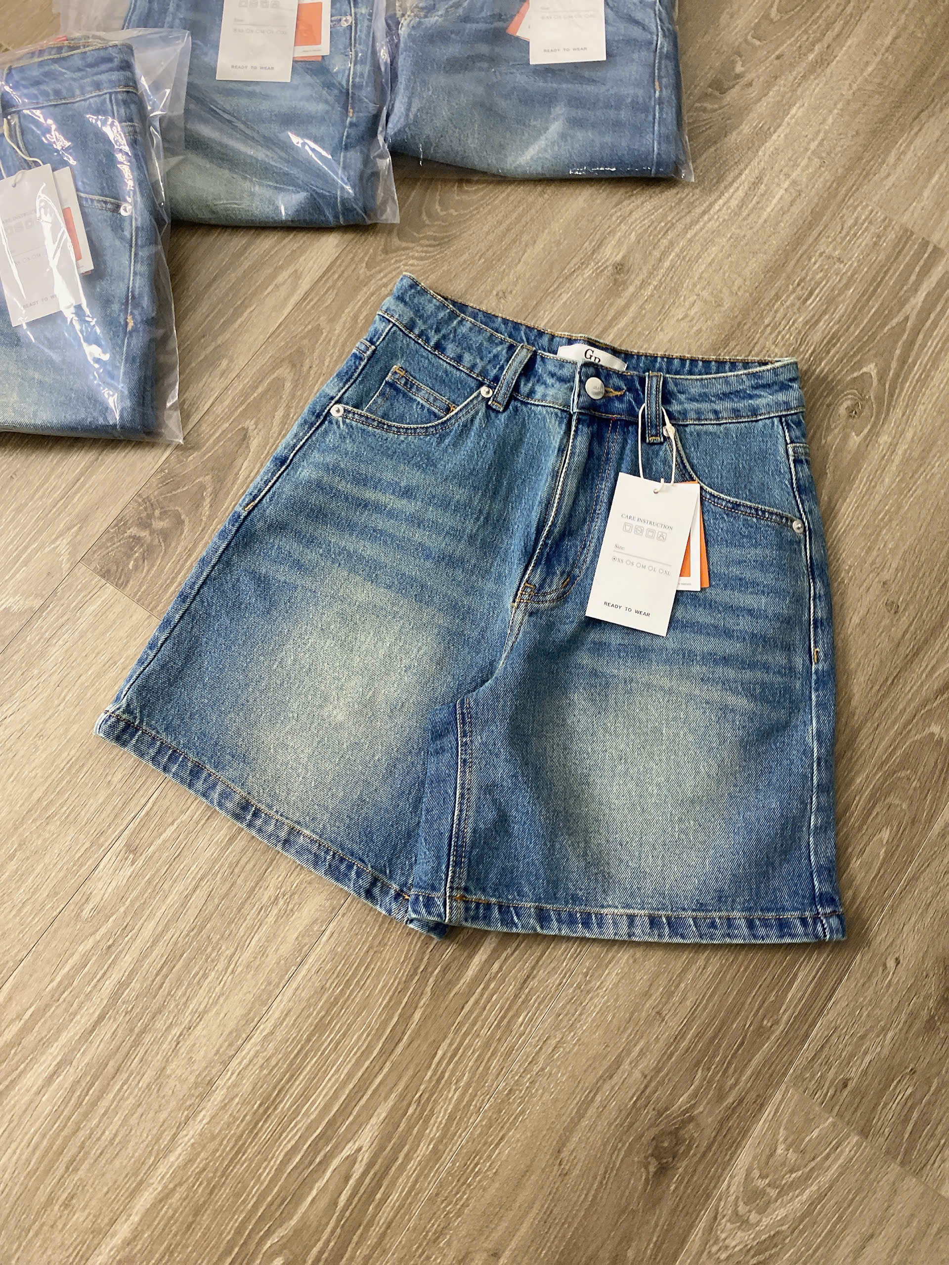 E587 SHORT JEAN XANH BỤI GP
