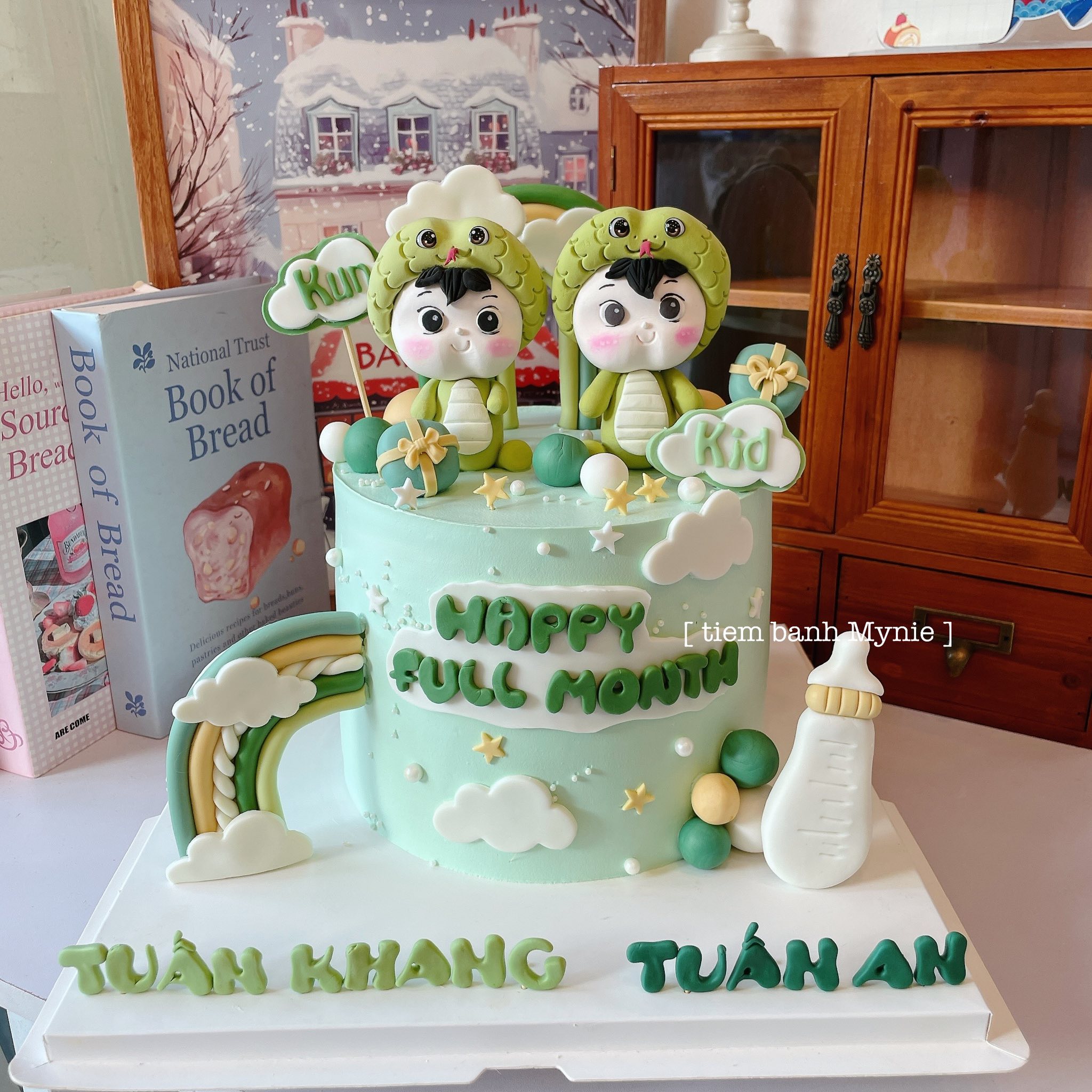 Bánh cho 2 bé trai tone xanh lá