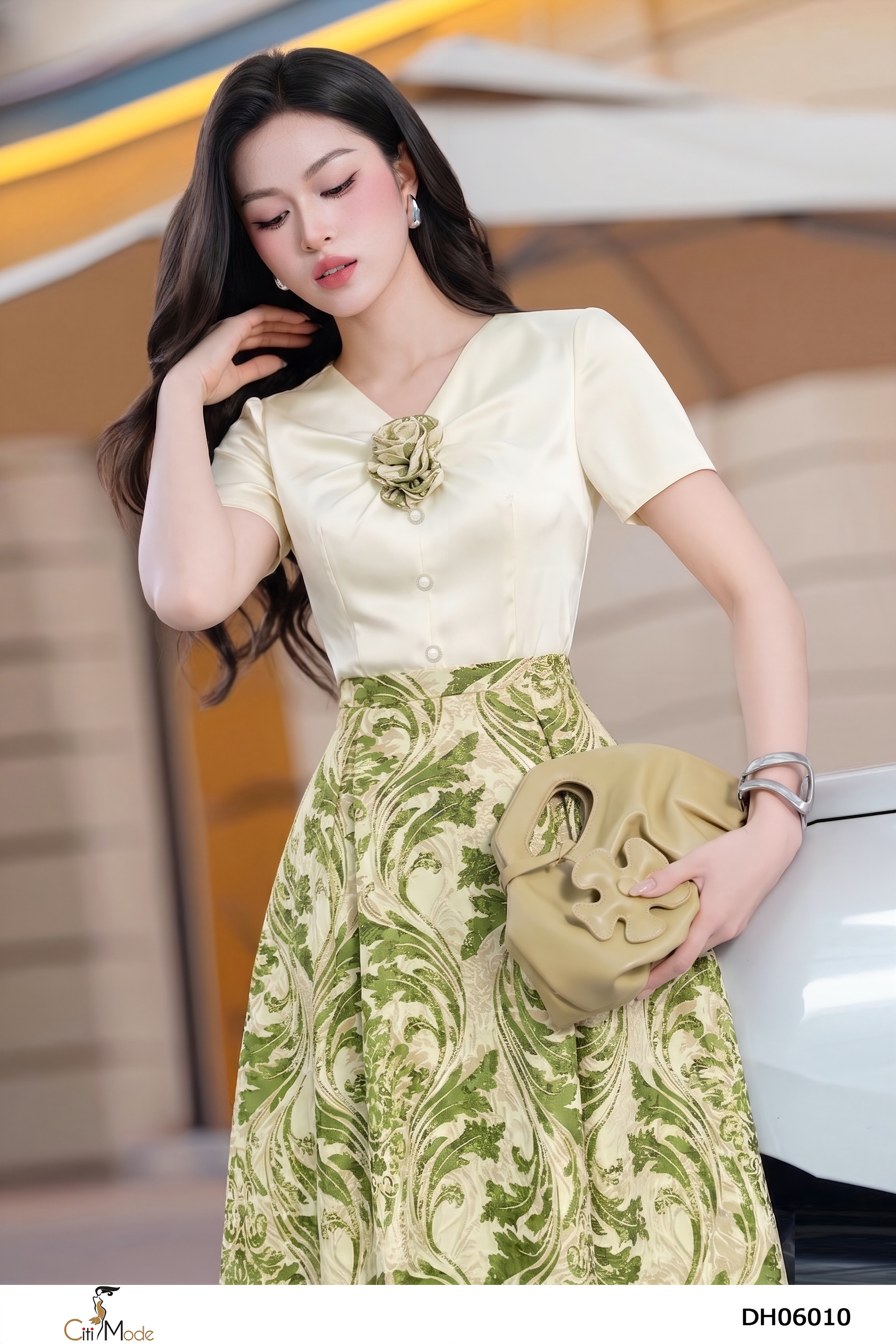 Đầm xòe họa tiết xanh phối trắng kem ngực nhún cổ V tay ngắn_thumbnail_6