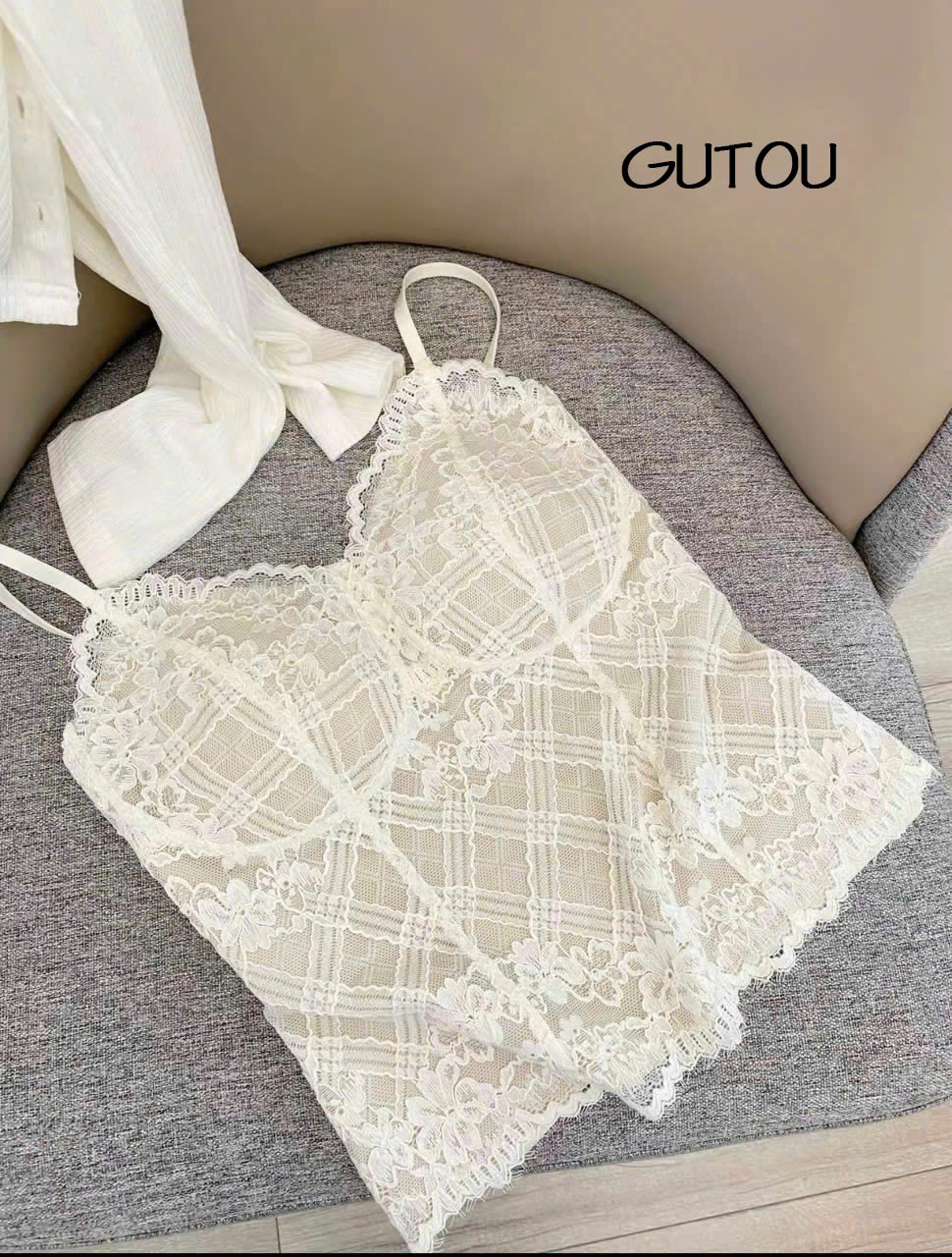 [ GUTOU ] Áo Hai Dây Viền Ren Lace Flowers_thumbnail_5