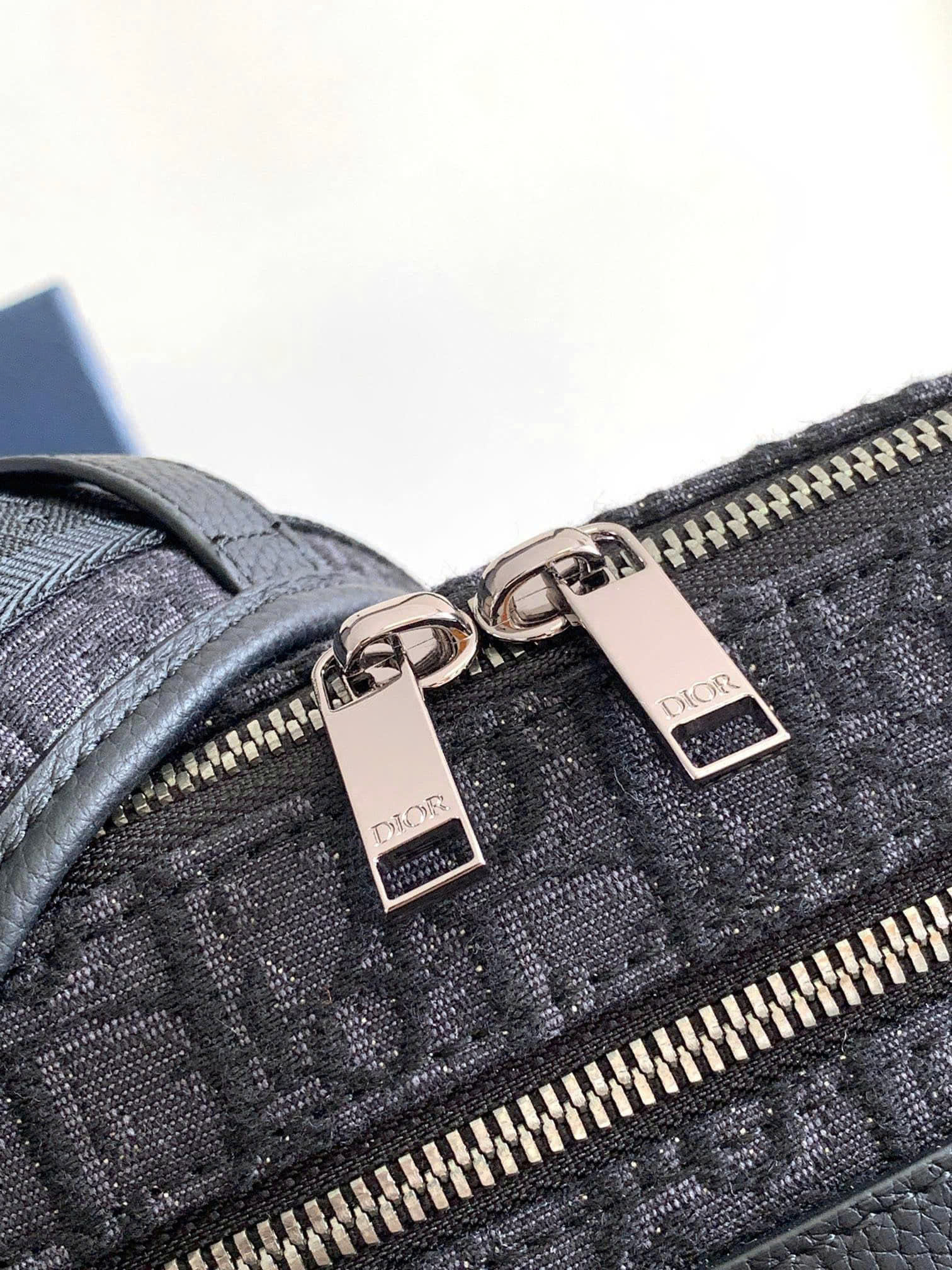Túi đeo Dior Safari Bag With Strap_thumbnail_8