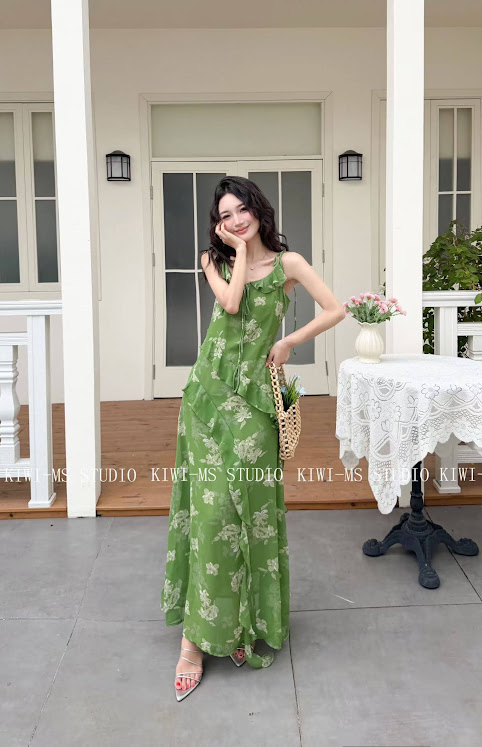 Lucas - Váy 2 dây lụa thêu hoa trắng dáng maxi phối bèo chéo dọc váy