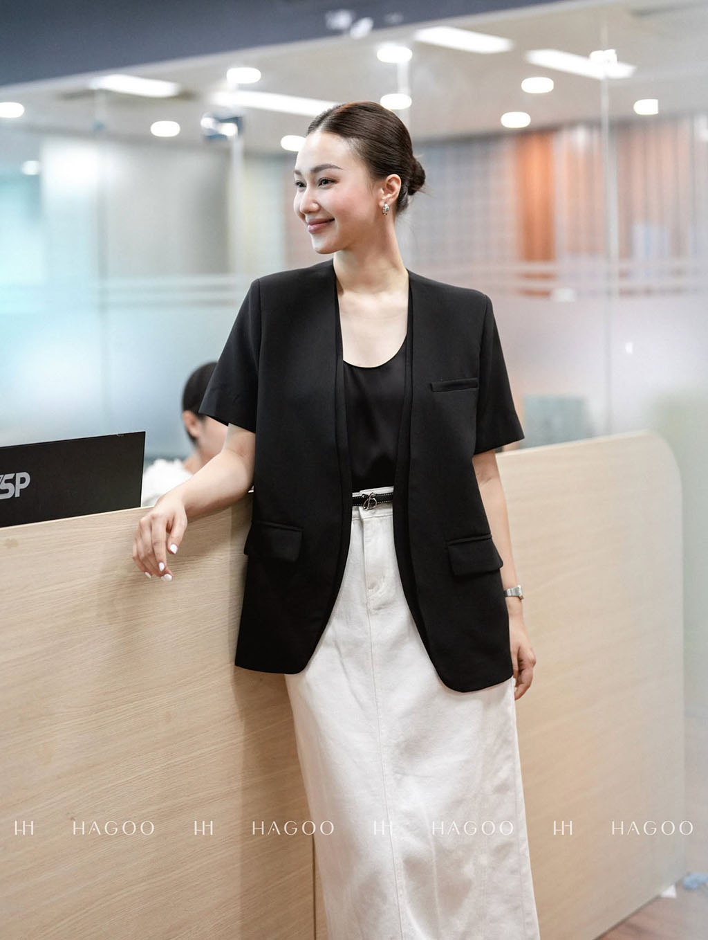Gam màu đen giúp tổng thể trở nên sắc nét hơn
