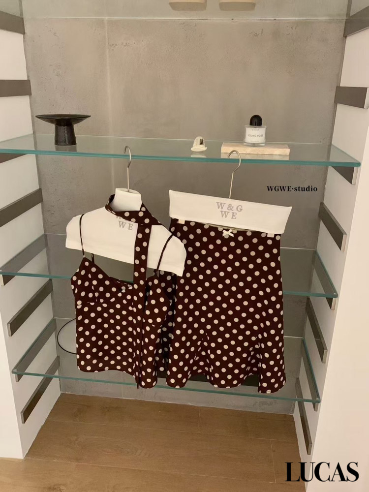 Set áo 2 dây chấm bi chéo ngực + dây vải + chân váy xòe dáng ngắn_thumbnail_2