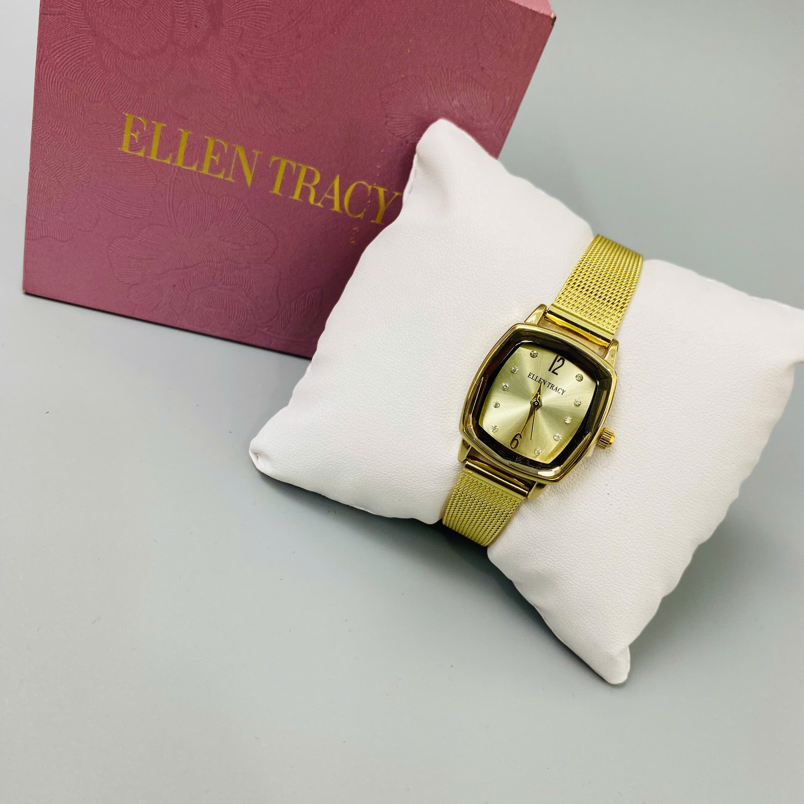 Đồng Hồ Nữ Ellen Tracy Dáng Vuông Dây Lưới – Thiết Kế Thanh Lịch