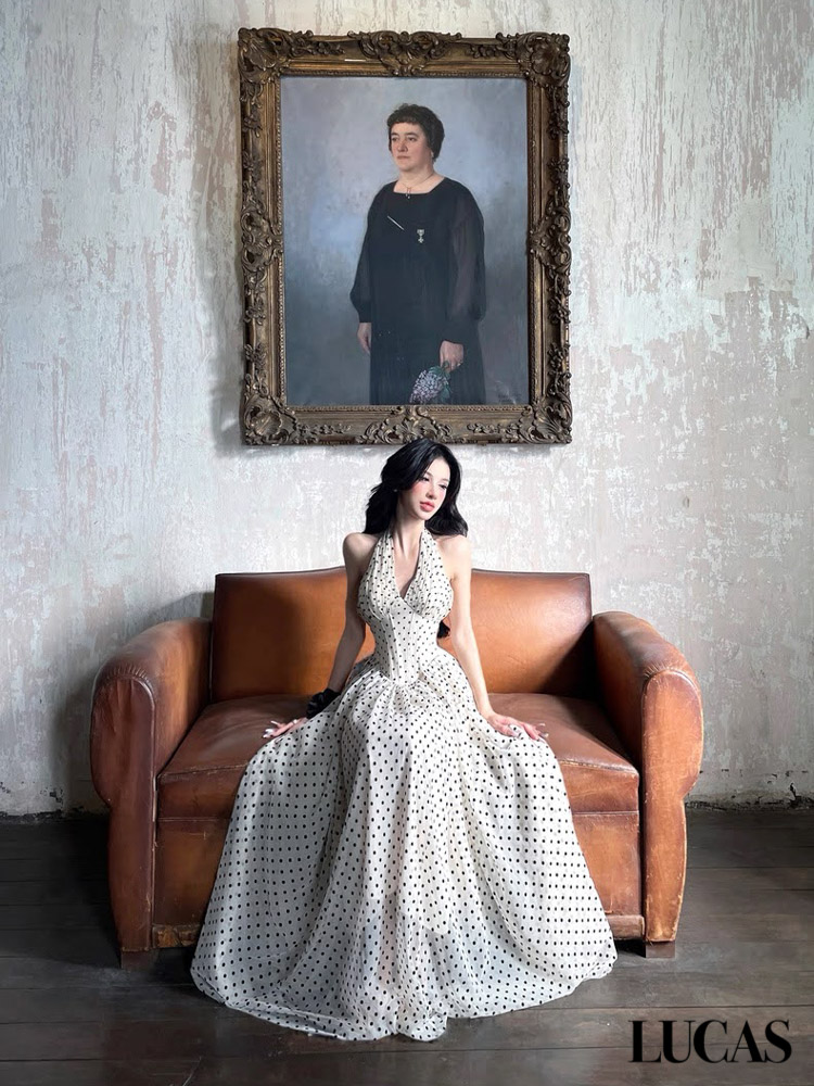 Váy maxi cổ yếm chân xòe chấm bi hạ eo chéo_thumbnail_4