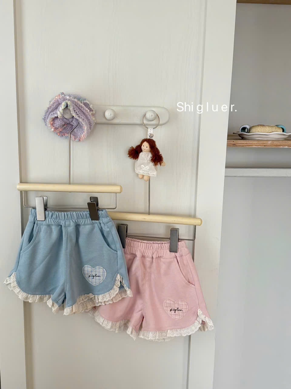 SG10 - Quần short viền bèo thêu taf trái tim hãng SG