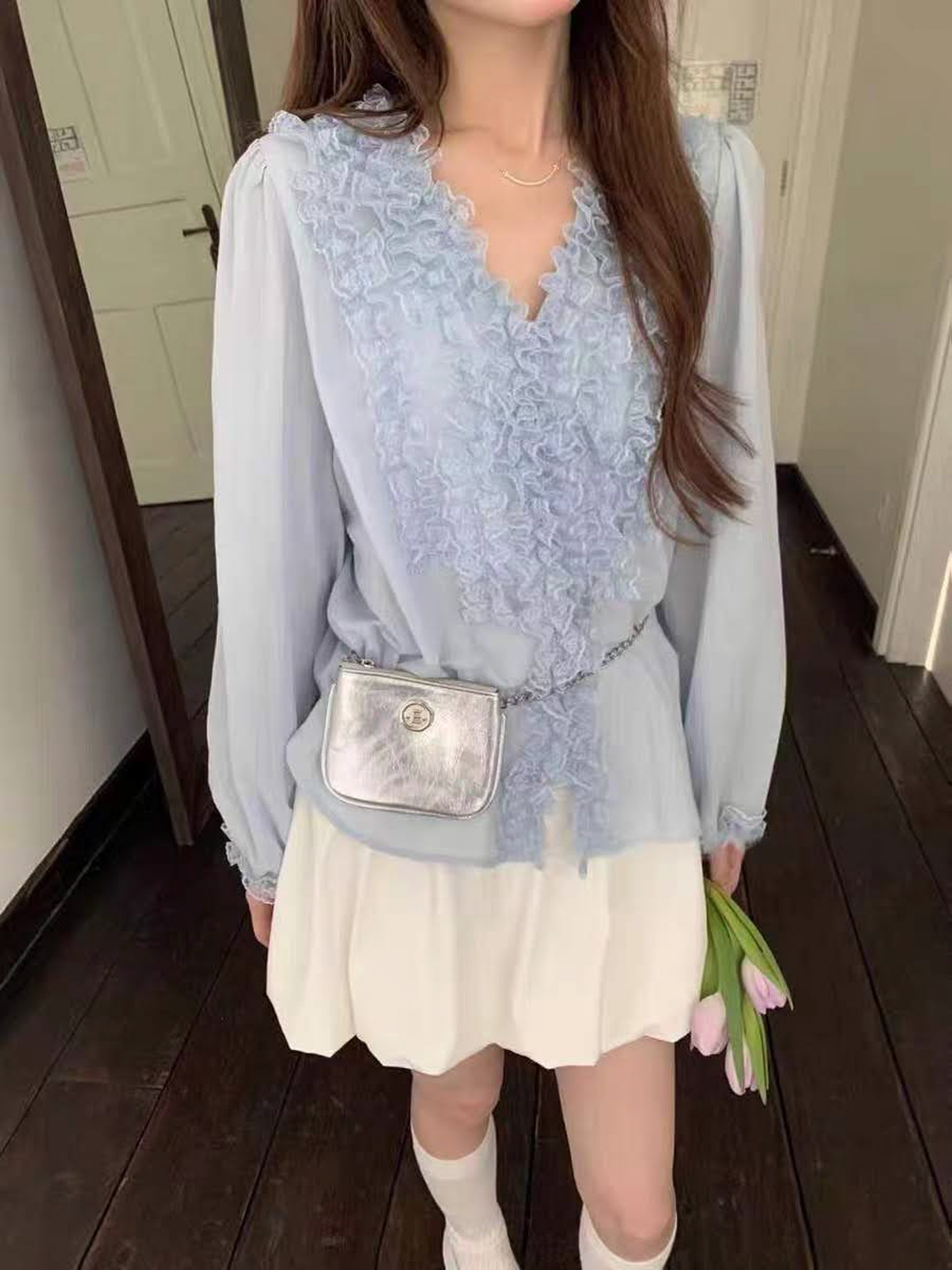 Áo sơ mi voan tơ cổ tim phối nhún dọc áo 2 bên cổ cài cúc CURE