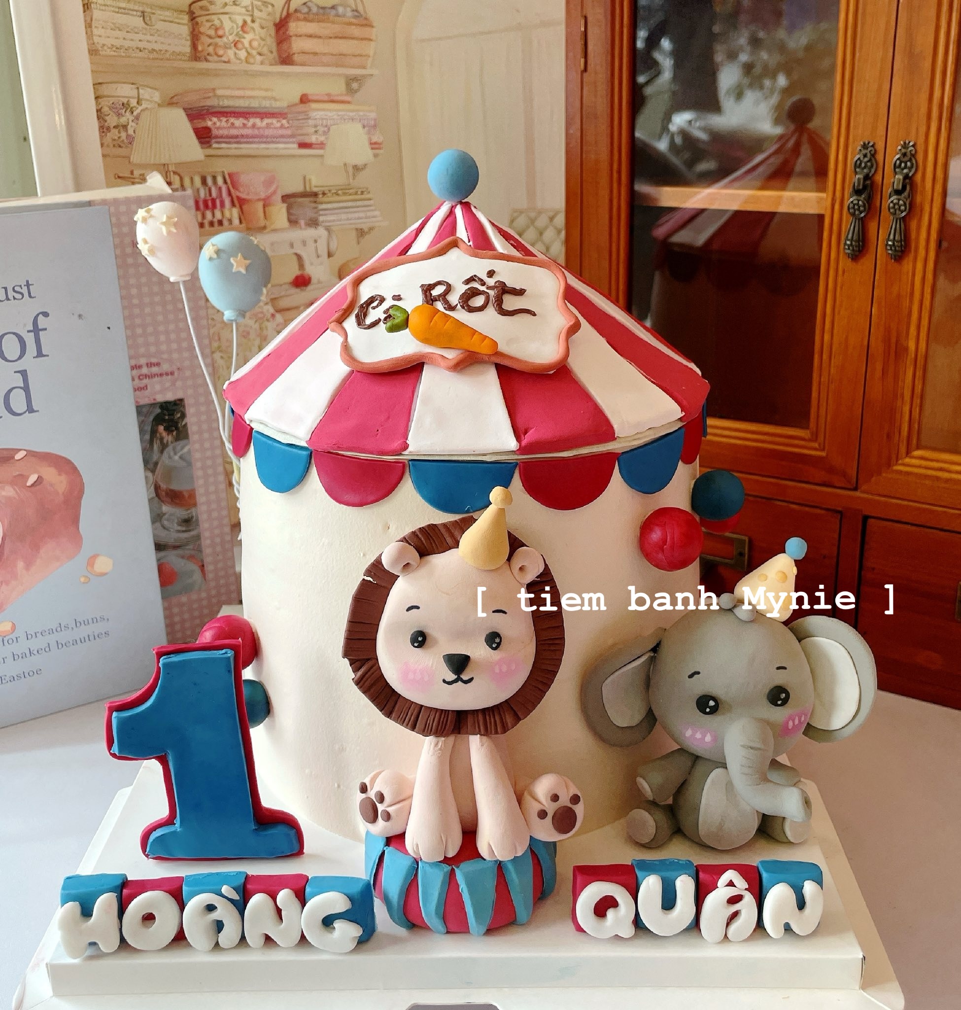 Bánh thôi nôi cho bé chủ đề thú và rạp xiếc TH0068