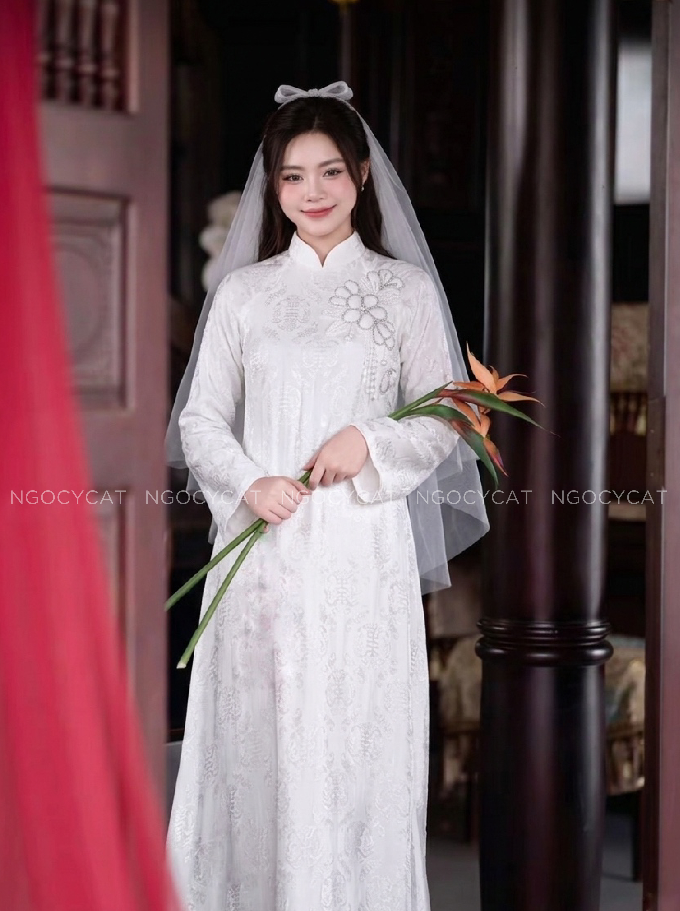 Áo Dài Dâu Rể Màu Trắng Tơ Tằm Đính Hoa Nổi_thumbnail_2