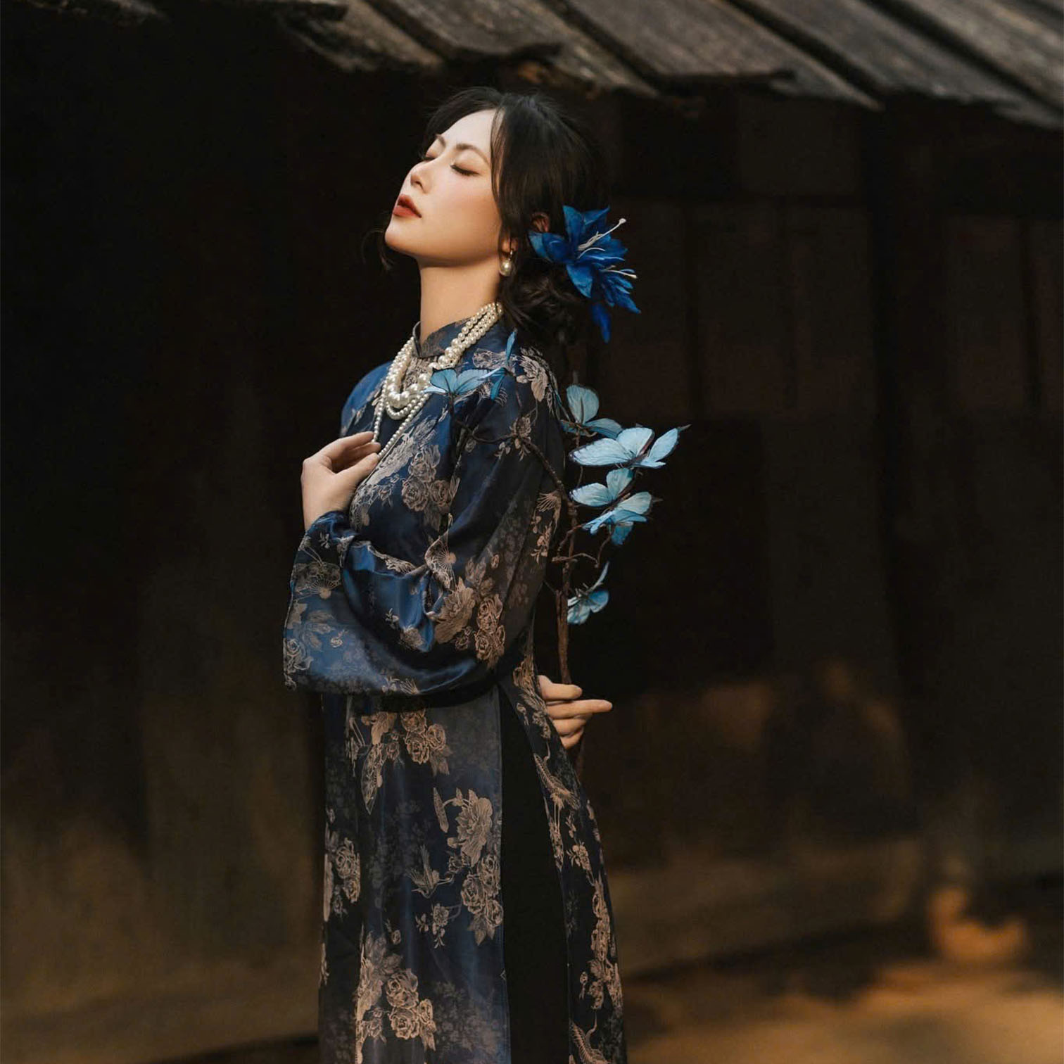 Áo Dài Cách Tân Nữ Dáng Suông - Gấm Tơ Họa Tiết- Trẻ Trung CT26-02_thumbnail_5