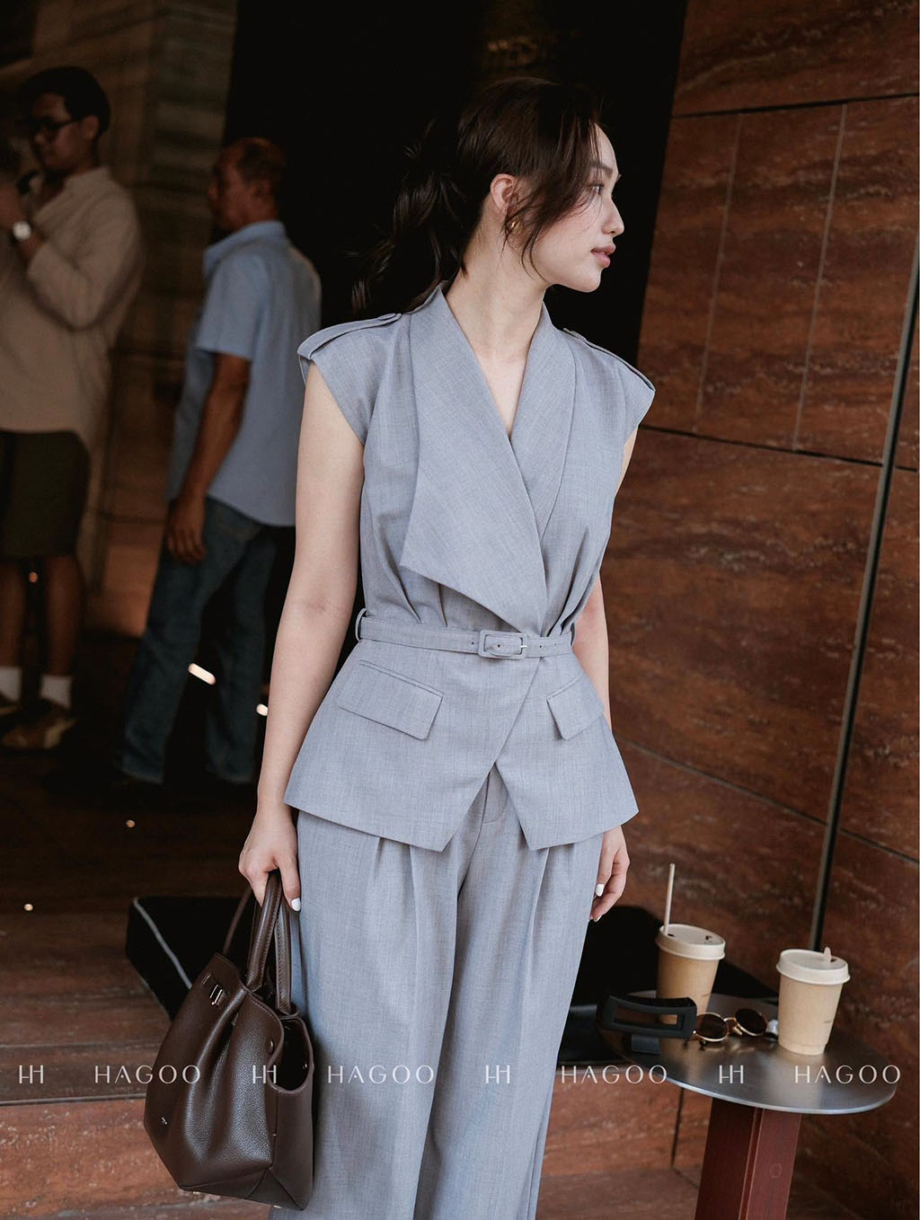 Áo tay chờm cổ liền đai eo