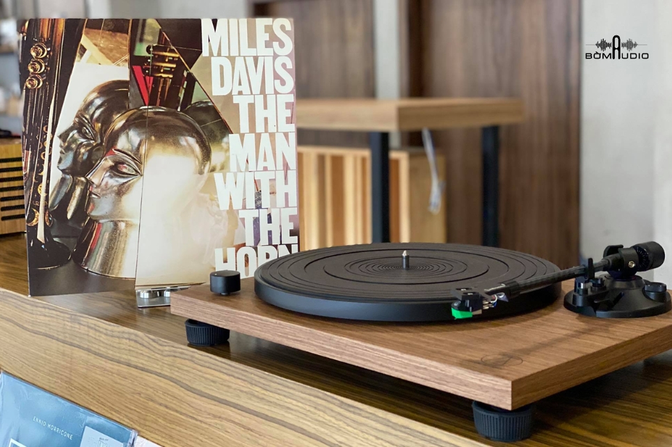 Đánh giá chi tiết mâm đĩa than Audio Technica AT-LPW40WN