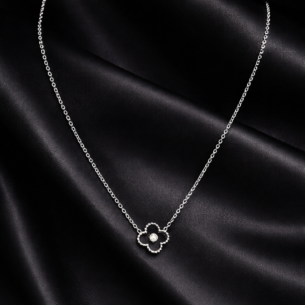 vòng cổ van cleef charm đen đính kim cương trắng to viền bi bạc_thumbnail_3