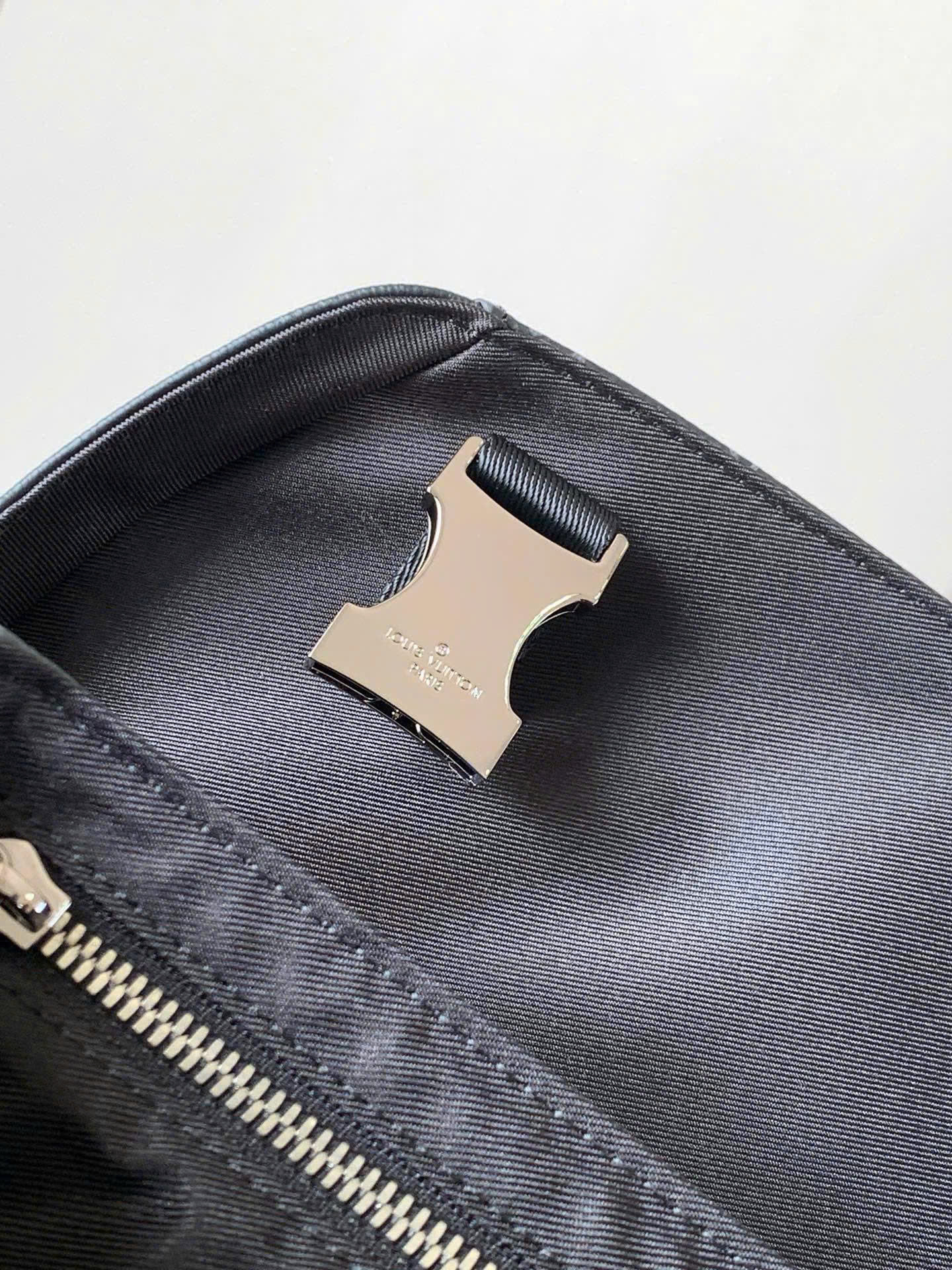Túi đeo Louis Vuitton Messenger PM Voyager Monogram Eclipse_thumbnail_5
