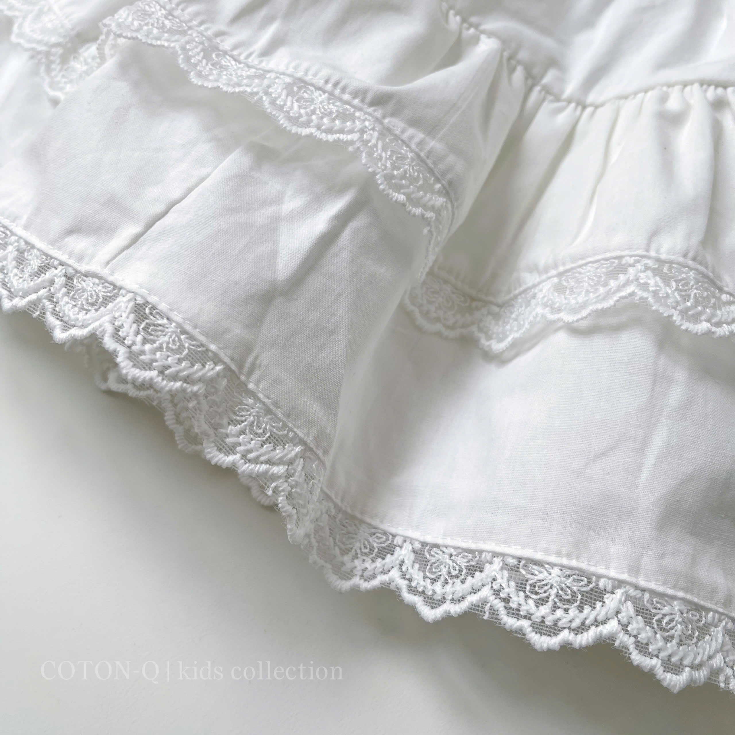 Set áo thun sọc bé + chân váy trắng_thumbnail_10