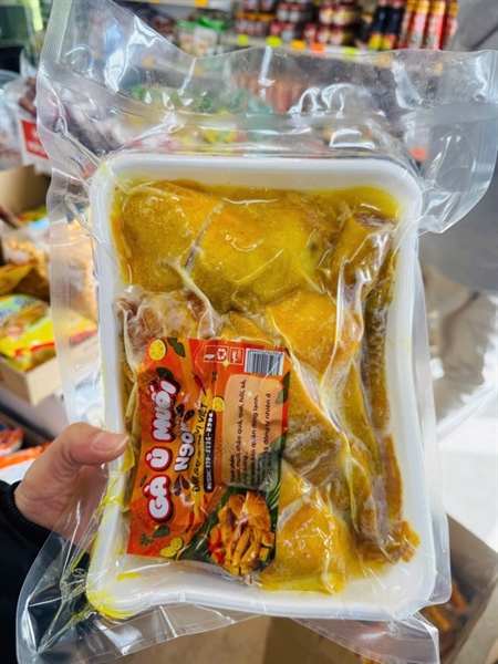 Gà ủ muối chặt sẵn ( khay )