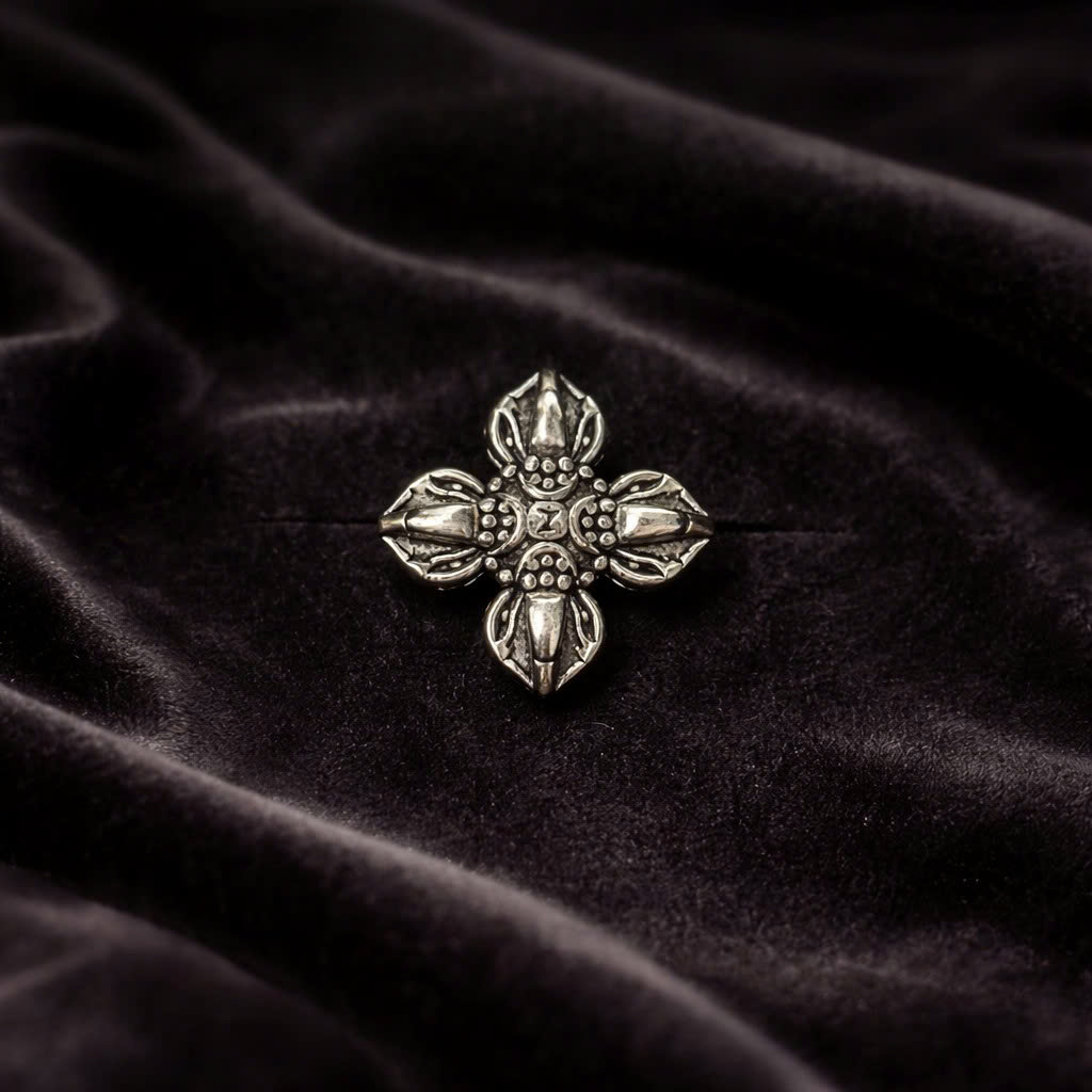 Khuyên kiểu Chrome Heart_thumbnail_3