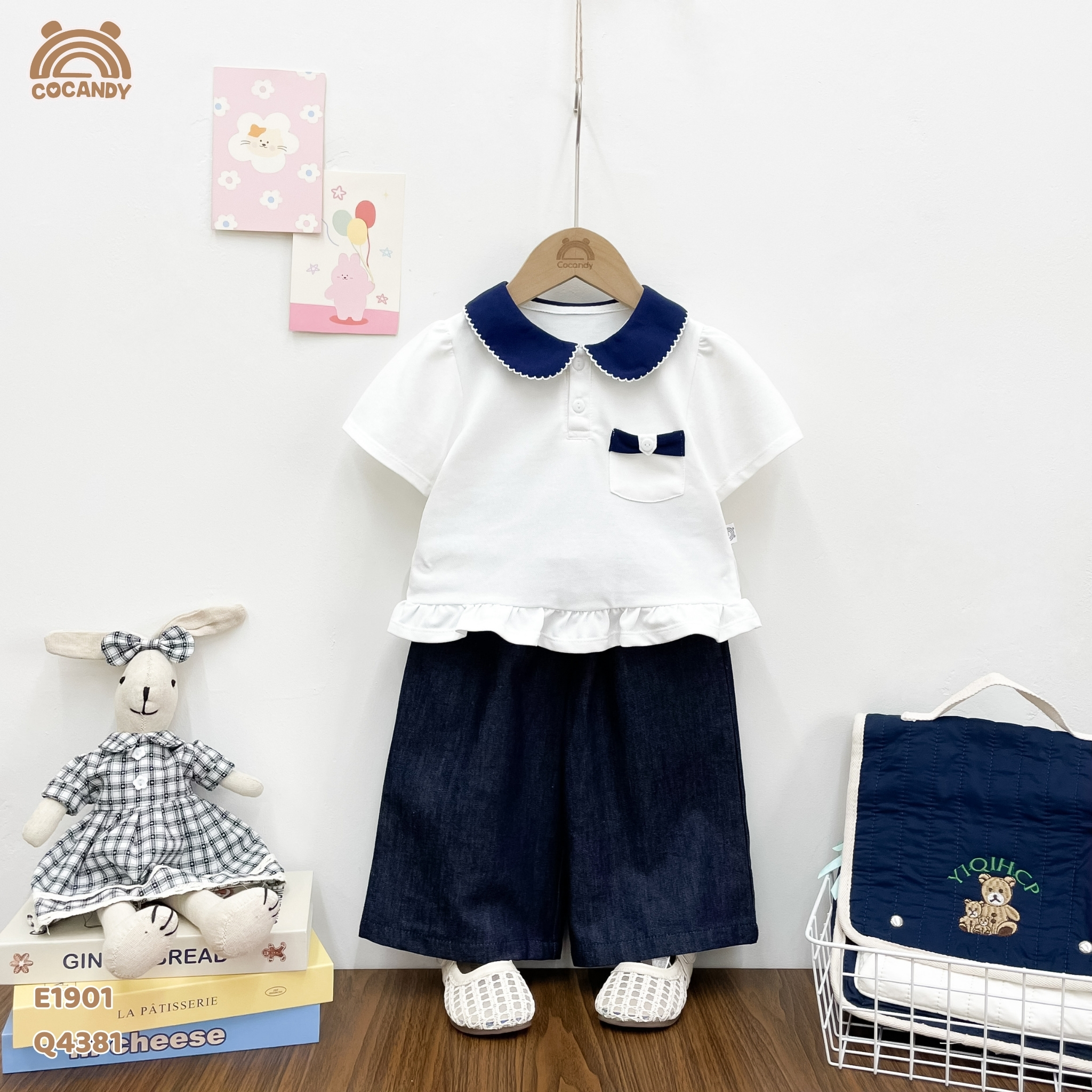 Áo cộc TRẮNG phối cổ túi nơ xanh navy