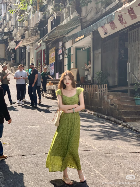 Lucas - Váy hoa nhí cổ vuông tay hến chân xòe dáng dài_thumbnail_2