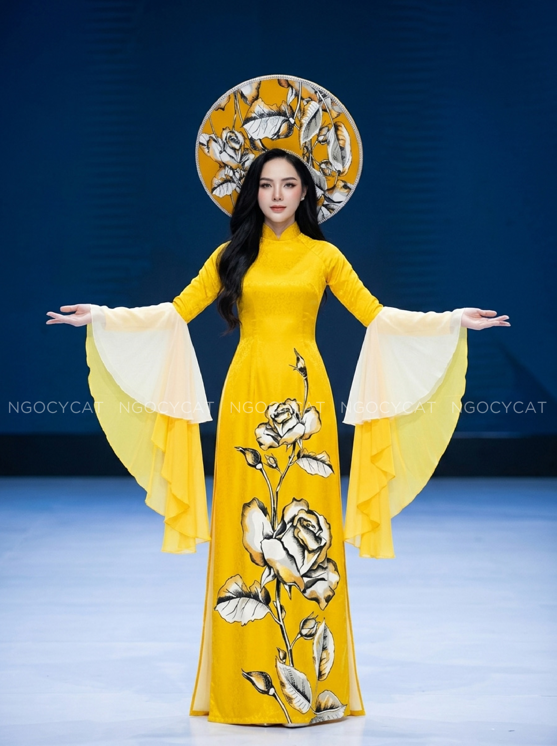Áo Dài Biểu Diễn Hoa Hồng