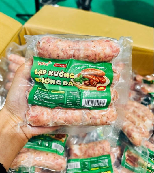 Lạp xưởng nướng đá 