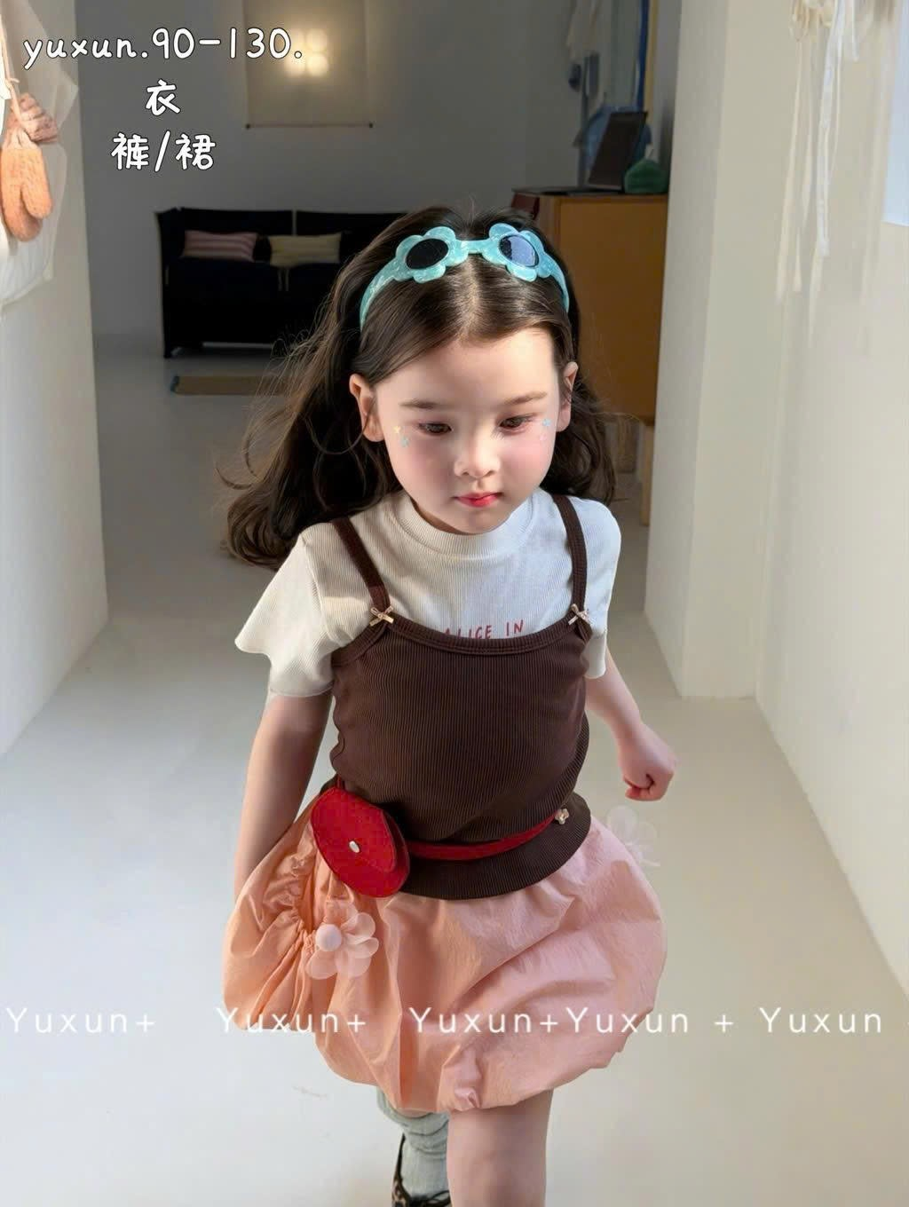 AK43 - Quần bí màu cam phối bông hoa cực xinh hãng Aki Pear