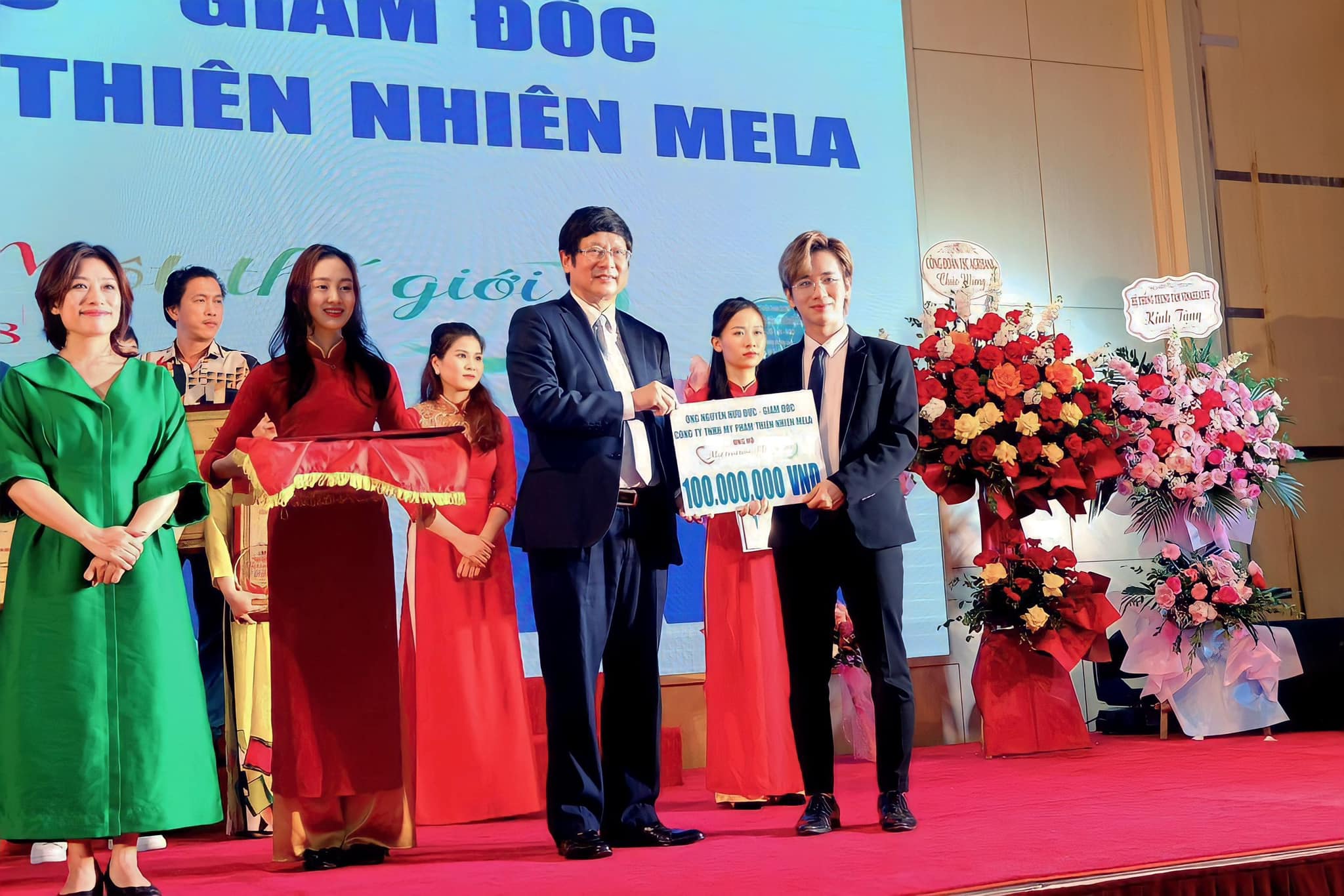 Mela đồng hành cùng chương trình 