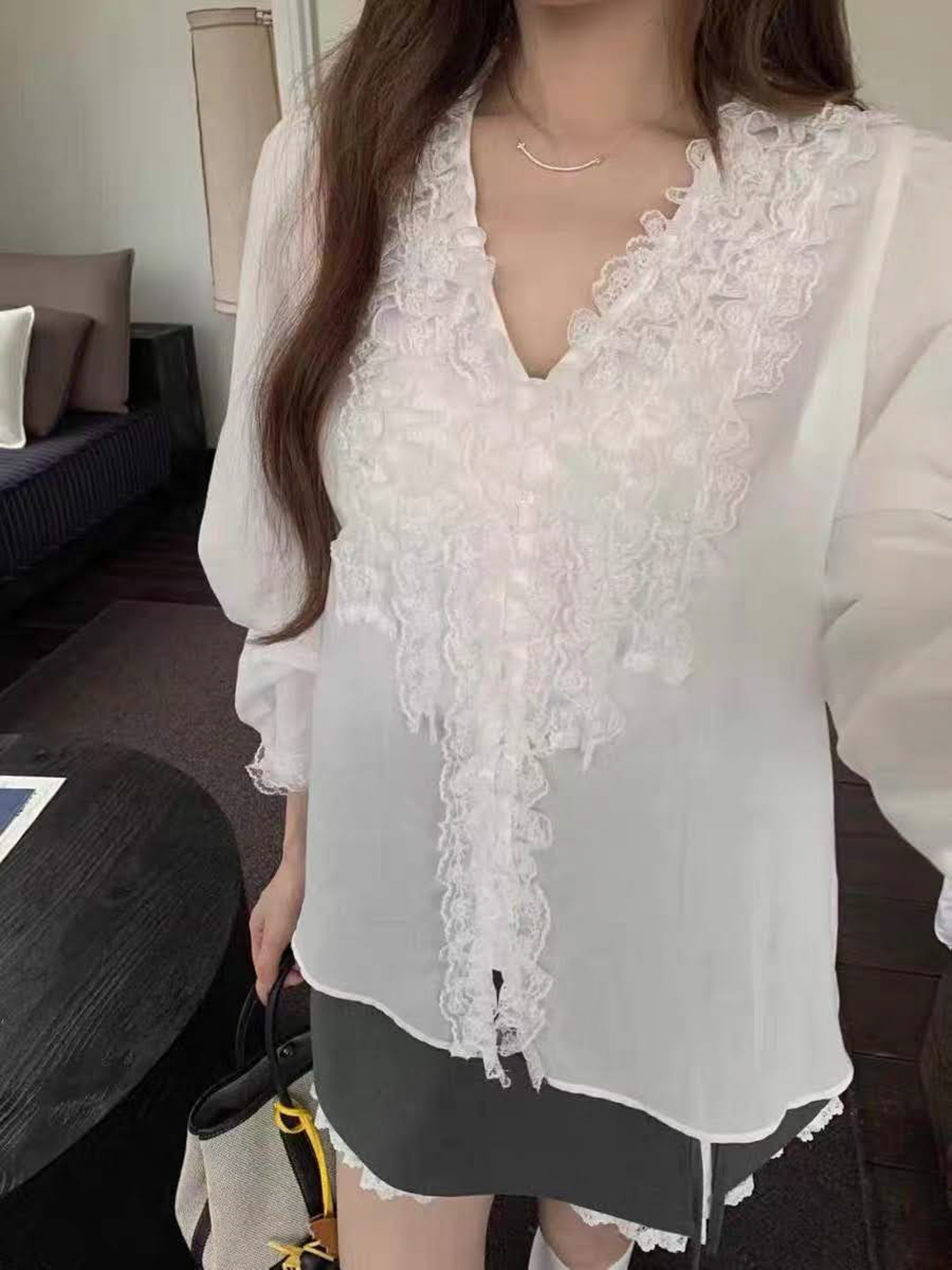 Áo sơ mi voan tơ cổ tim phối nhún dọc áo 2 bên cổ cài cúc CURE_thumbnail_11