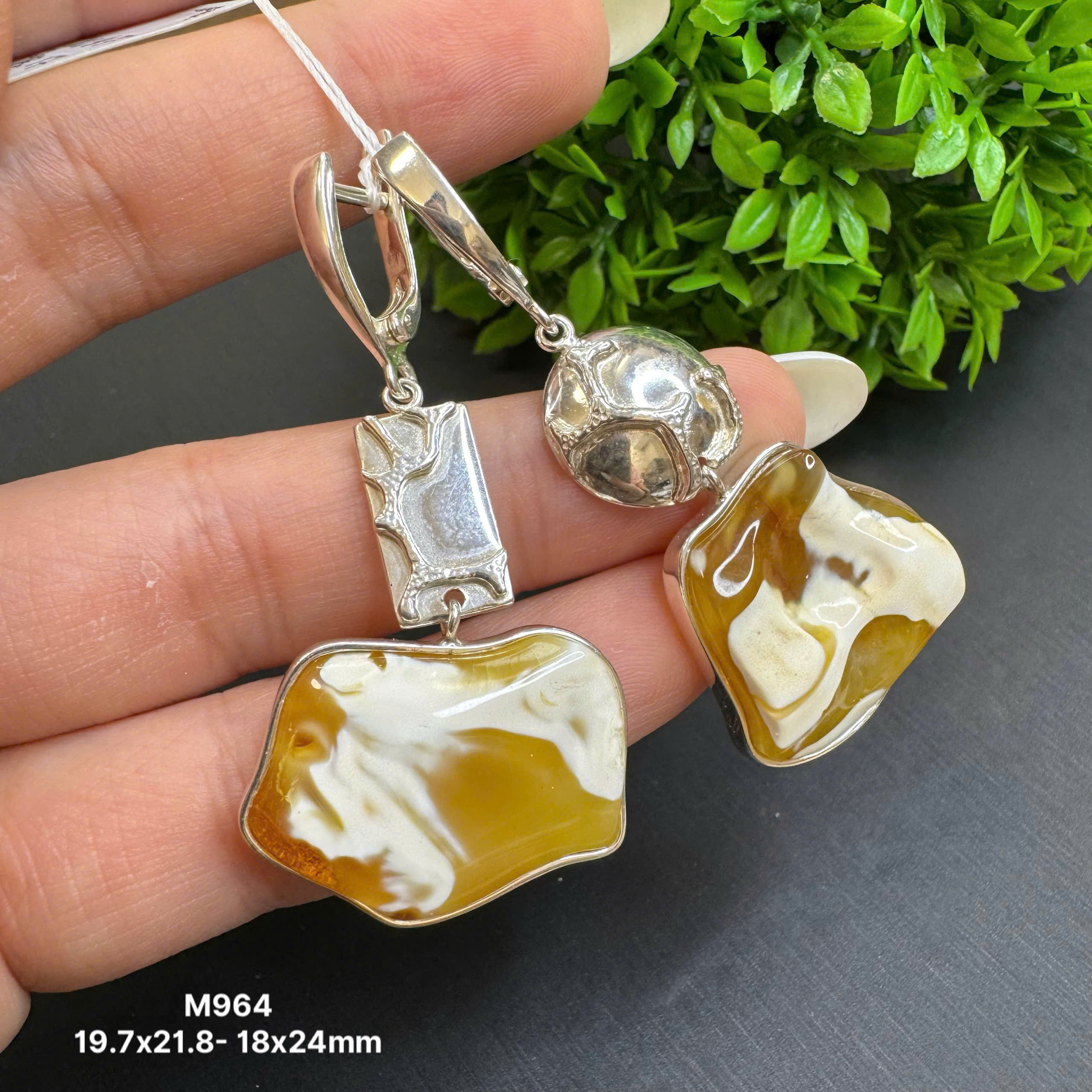 Hoa Tai Mật Bạch Thiết Kế - M964