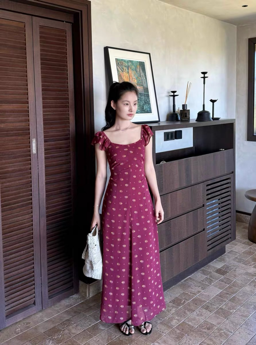 Lucas - Váy hoa nhí cổ vuông tay hến chân xòe dáng dài