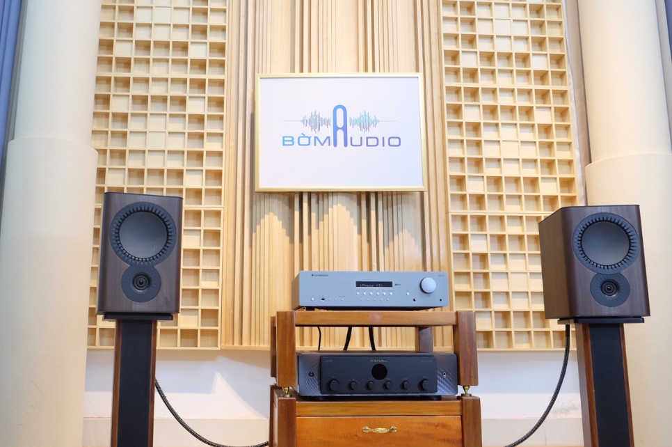 Hình ảnh chụp thực tế combo amply Cambridge Audio AXR100 + Loa Mission QX-2 MKII - B51 tại Bờm Audio.
