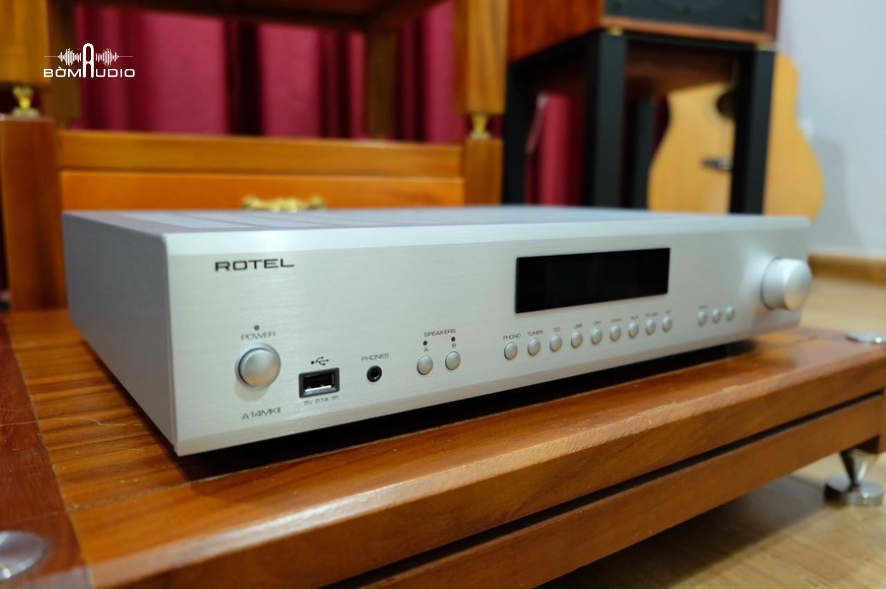 Hình ảnh chụp thực tế Amply nghe nhạc ROTEL A14 MKII tại Bờm Audio