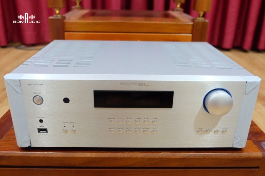 Hình ảnh chụp thực tế Amply Nghe Nhạc ROTEL RA-1572 MKII tại Bờm Audio