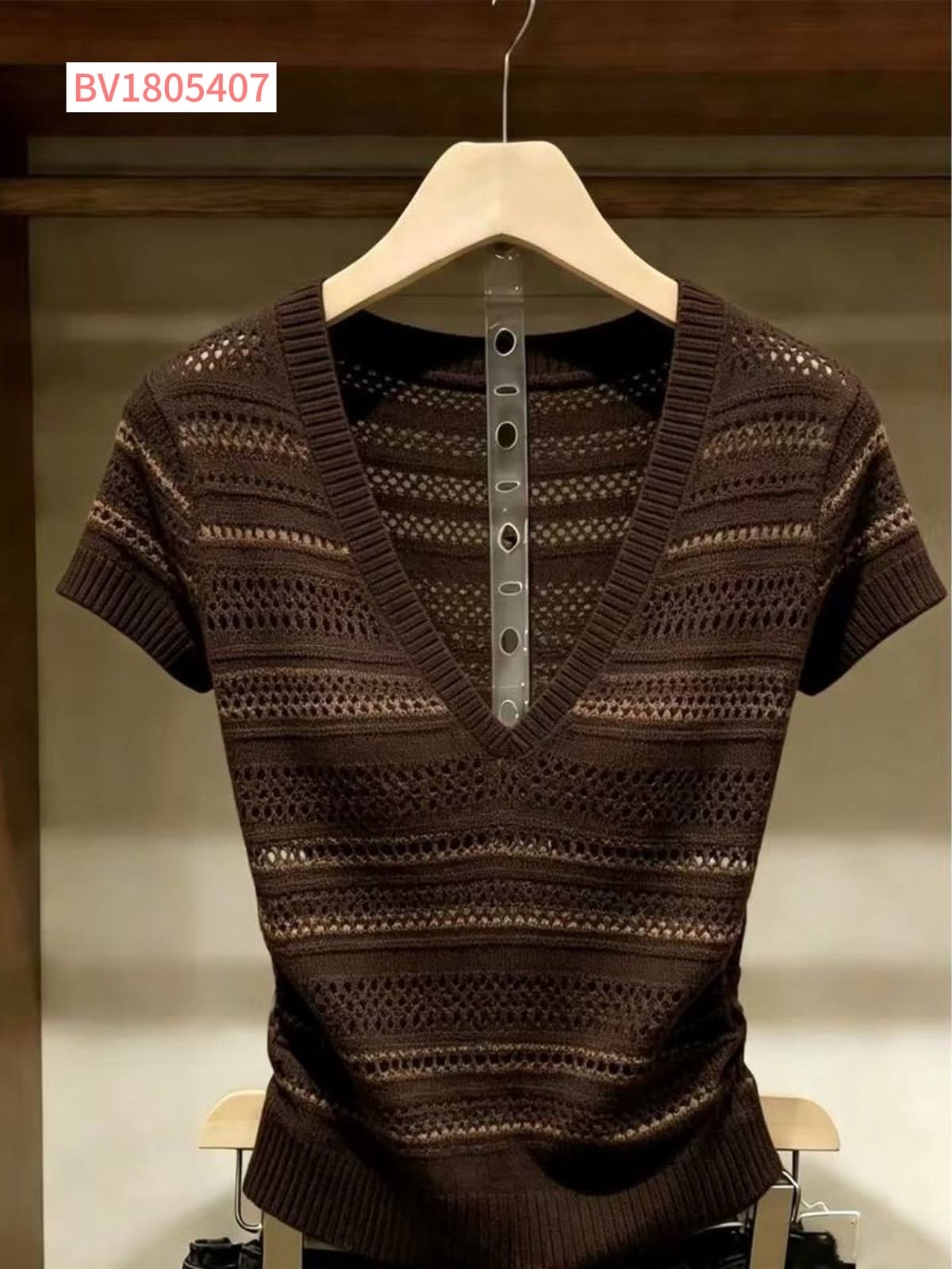 MS BV1805407: Áo knit nâu cổ V 
