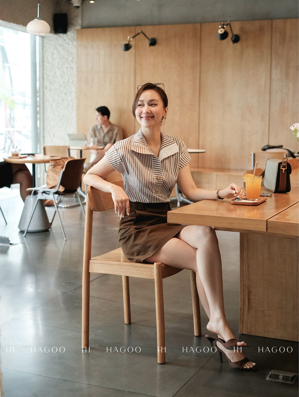 Áo sơ mi cổ dựng tay lơ vê_thumbnail_2