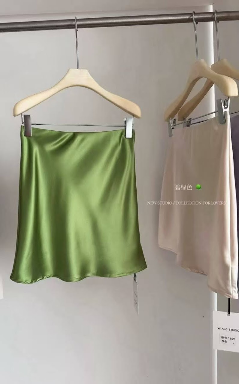 Lucas - chân váy lụa xòe A dáng ngắn basic