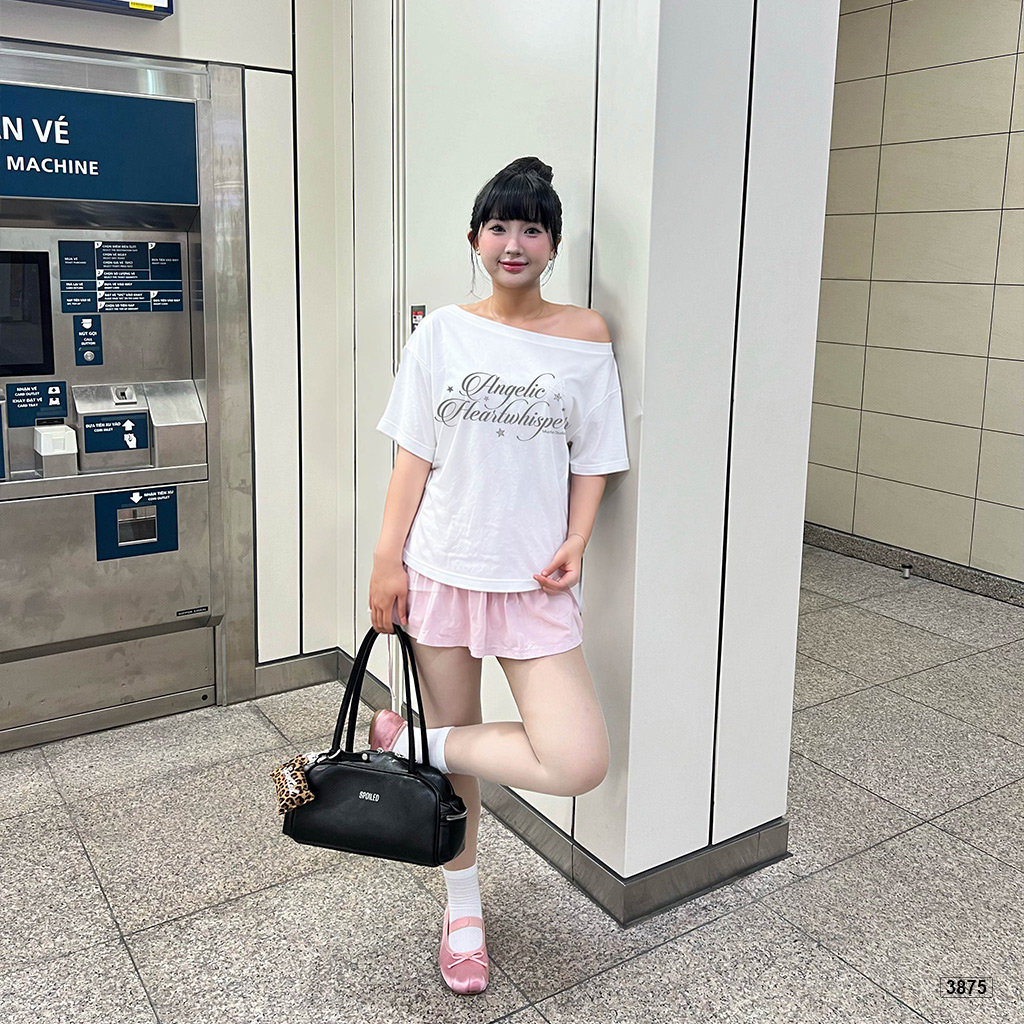 Áo thun nữ lệch vai form rộng street style Miucho 3875_thumbnail_3