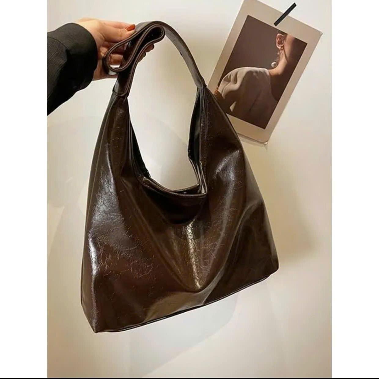 (DEAL MỞ BÁN) Túi Xách Nữ Đeo Vai Da Bóng Dáng Đổ Hobo – Phong Cách Tối Giản Phong Cách Hàn Quốc CUN324