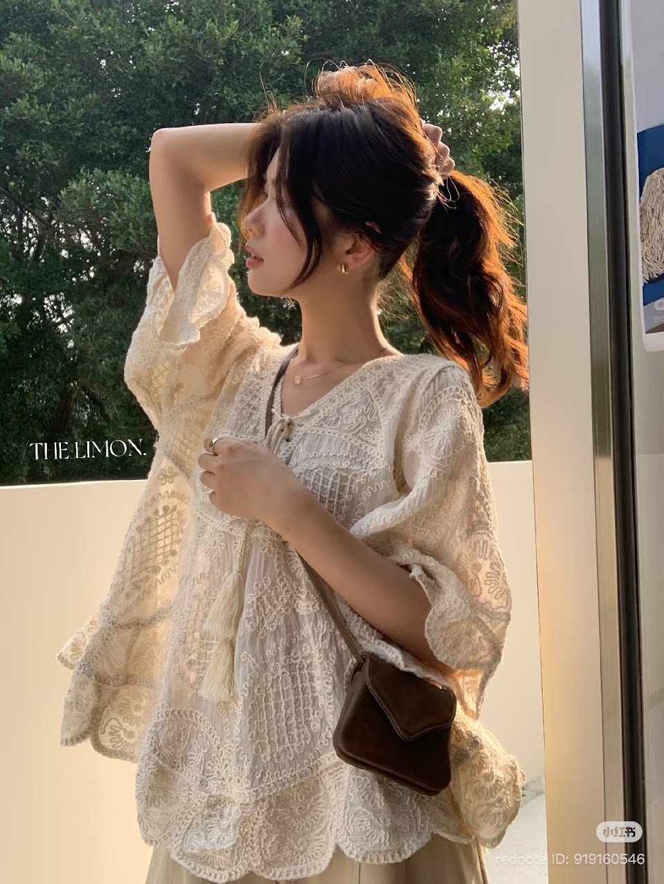 Lucas - Áo sơ mi ren cổ tim buộc dây cộc tay dáng suông THE LIMON_thumbnail_1