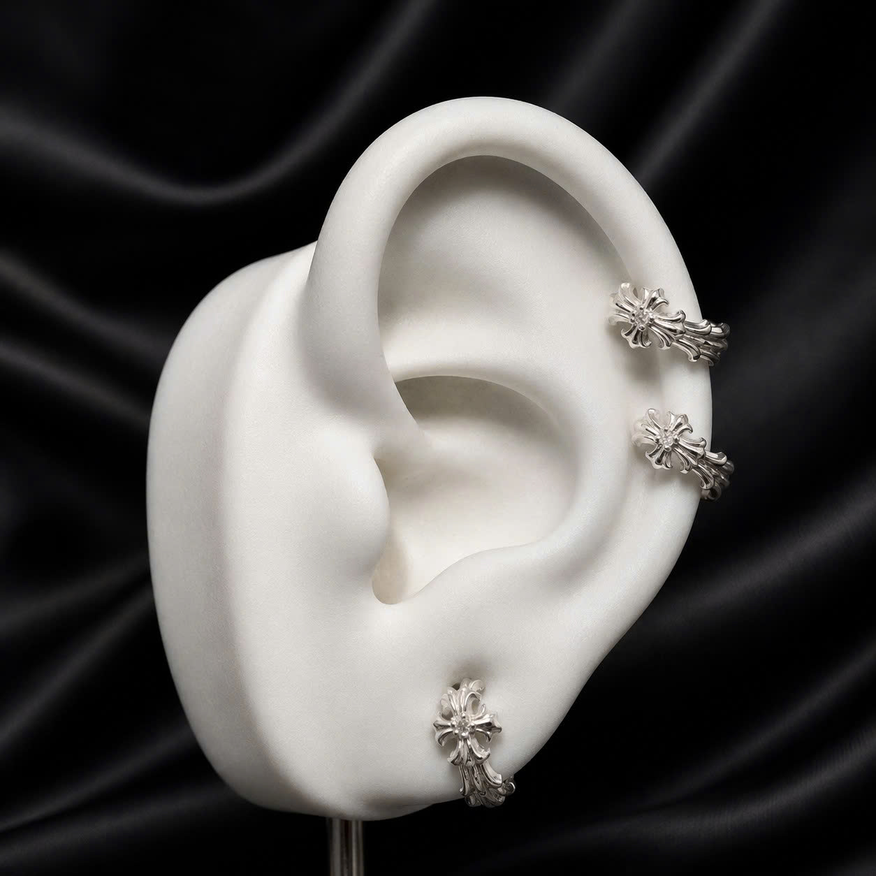 Khuyên vòng bạc xi kim chrome heart đính đá 8mm_thumbnail_1