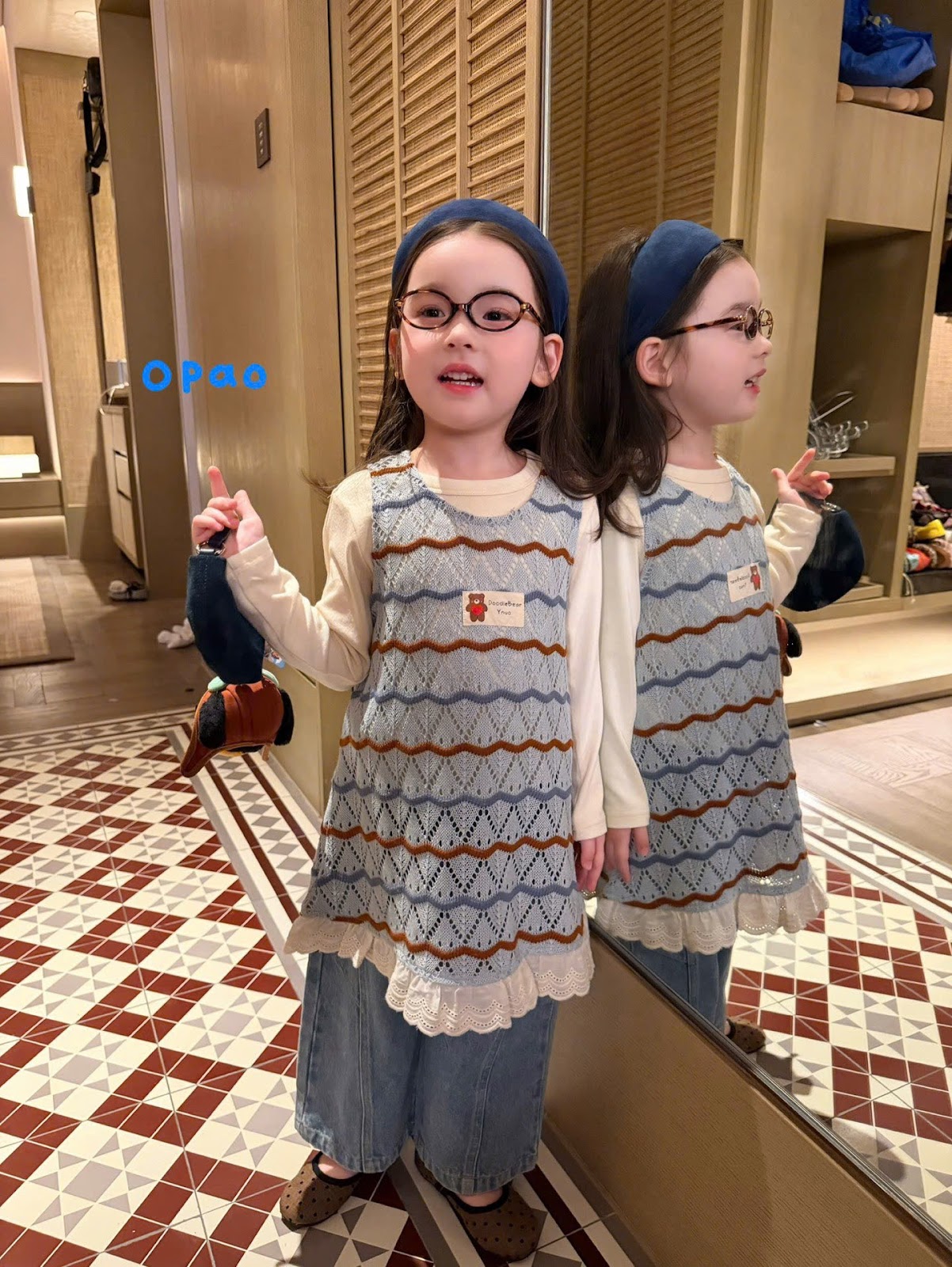 OP132 - Áo len lưới sát nách hoạ tiết sóng phối ren đính gấu màu xanh kèm áo trong hãng Opao 5130 (Sz90-130)