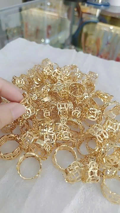 Nhẫn Kim Tiền 2 Loại