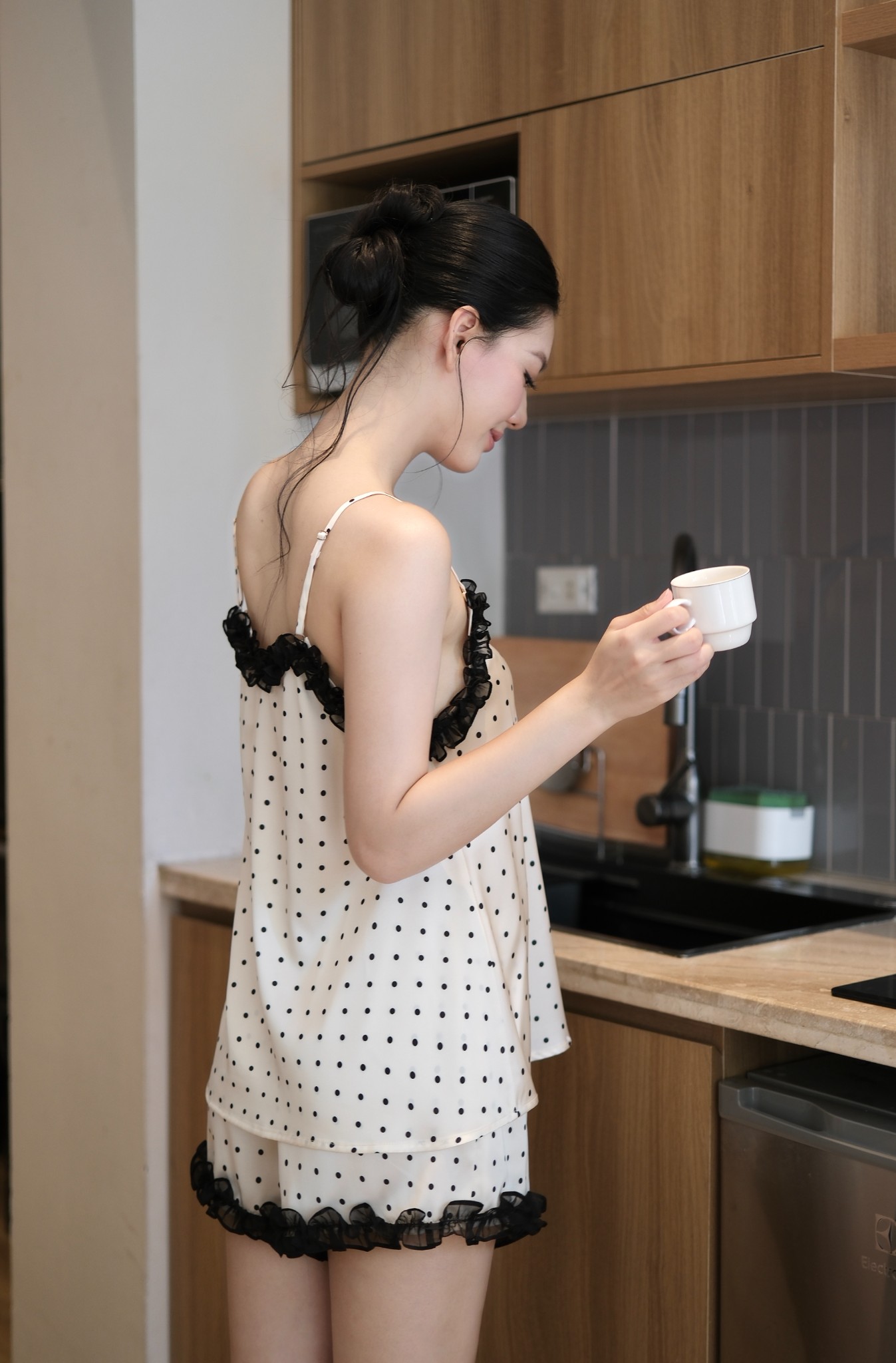 Bộ Lụa Áo 2 Dây Quần Cộc BN679_thumbnail_4