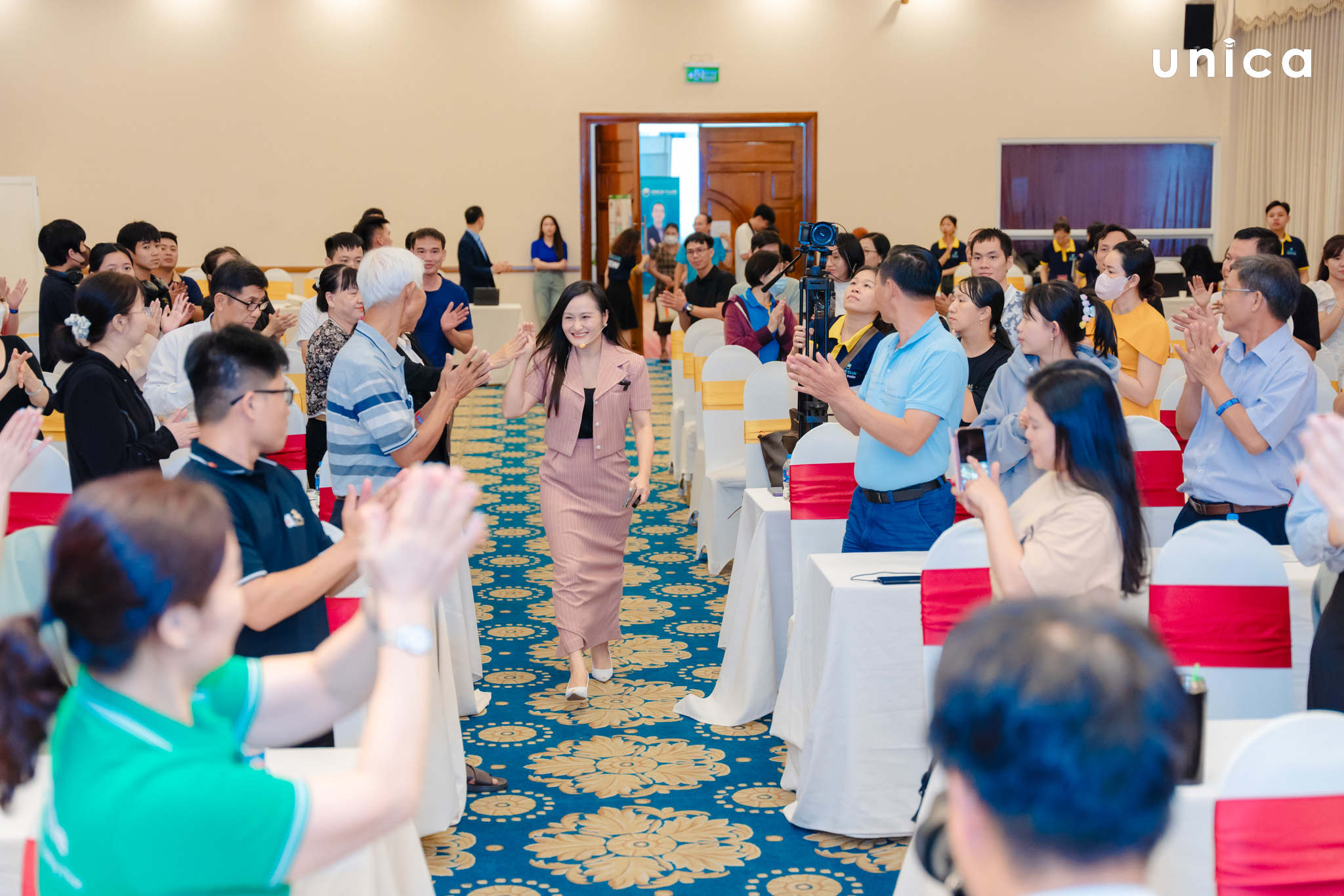 CÔ HIỀN DINH DƯỠNG VÀ TRIẾT LÝ ĂN ĐÚNG, SỐNG TRƯỜNG THỌ