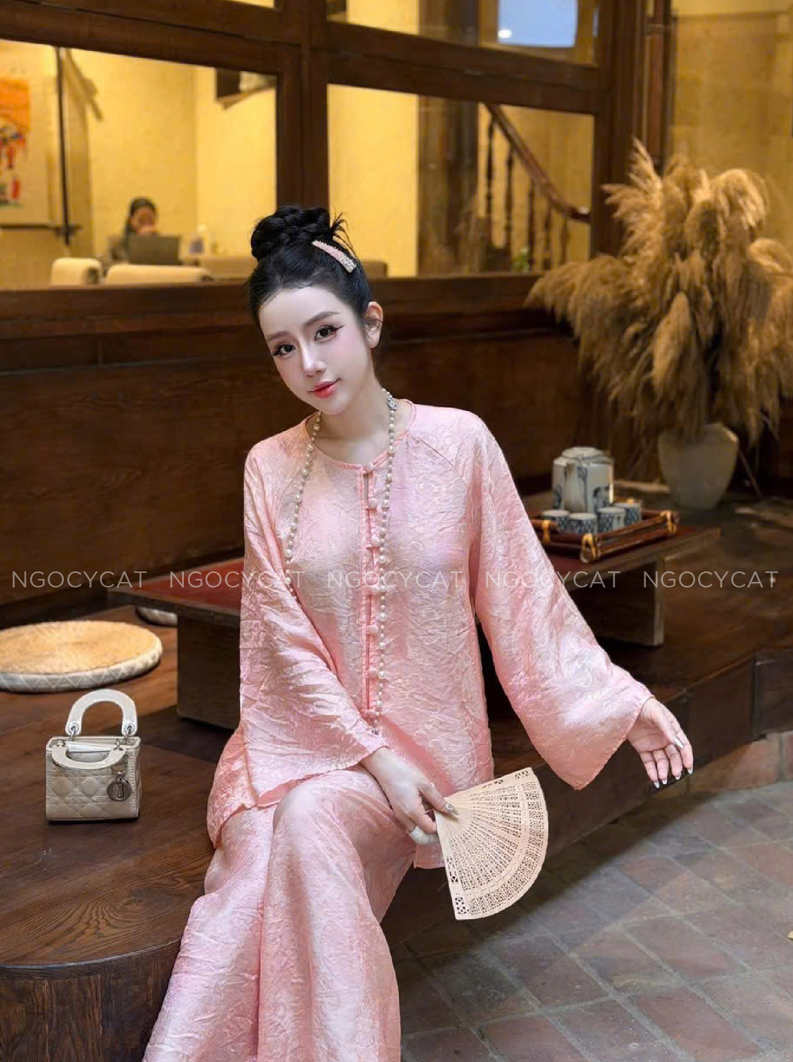 Áo Bà Ba Màu Hồng Cam Tơ Tằm Ánh Kim_thumbnail_1