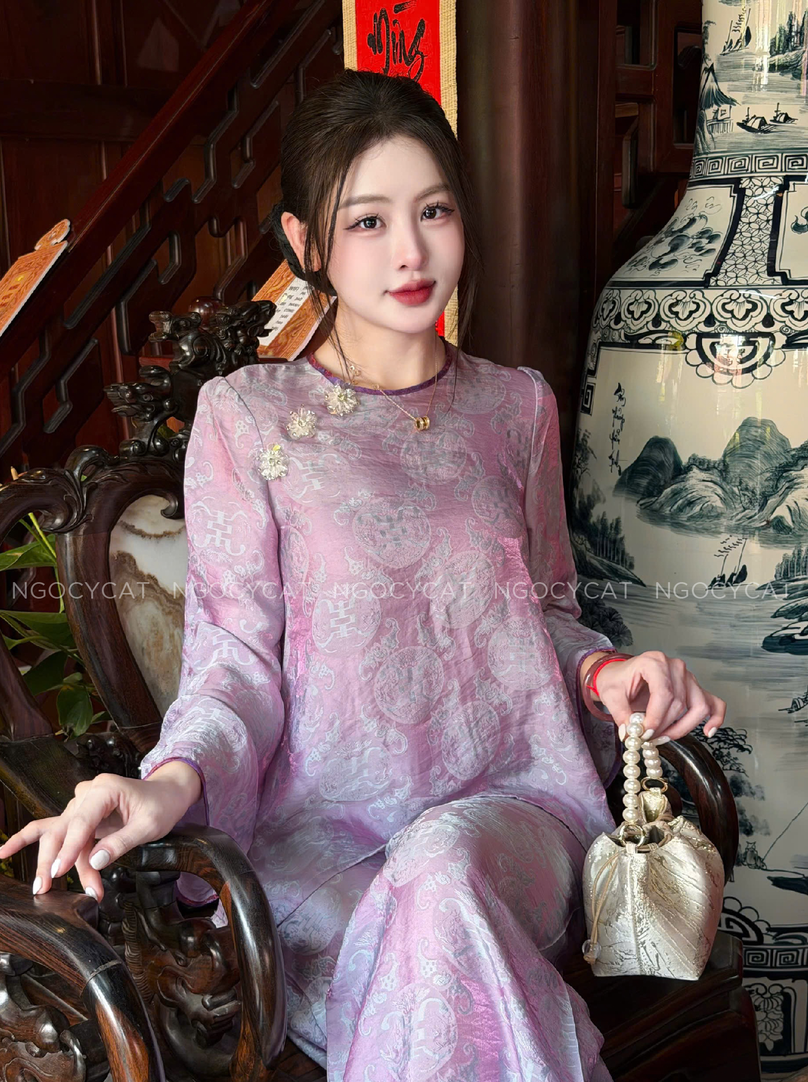 Áo Bà Ba Màu Tím Tơ Tằm Ánh Kim Charm Hoa_thumbnail_2