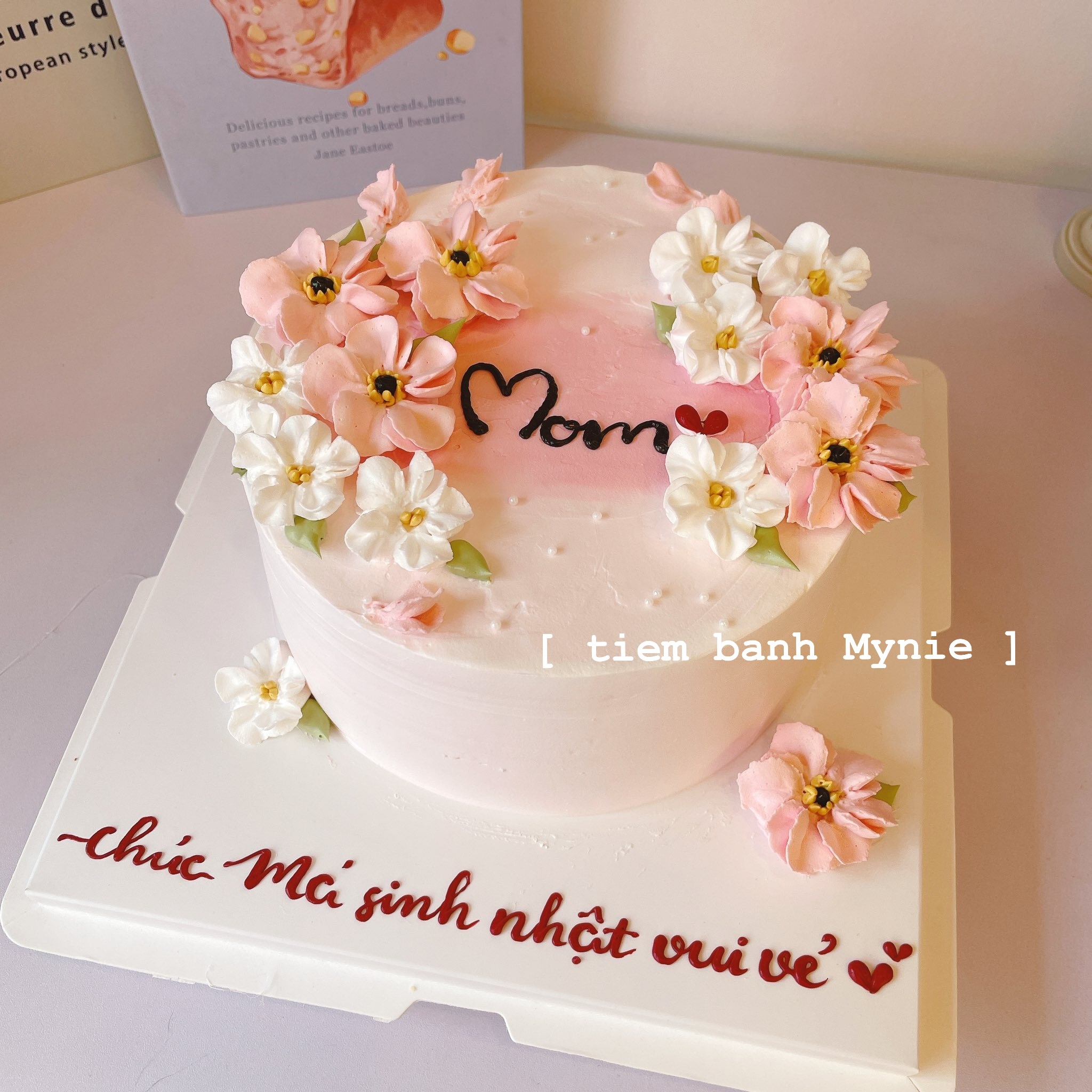 Bánh kem trang trí hoa - MH0181