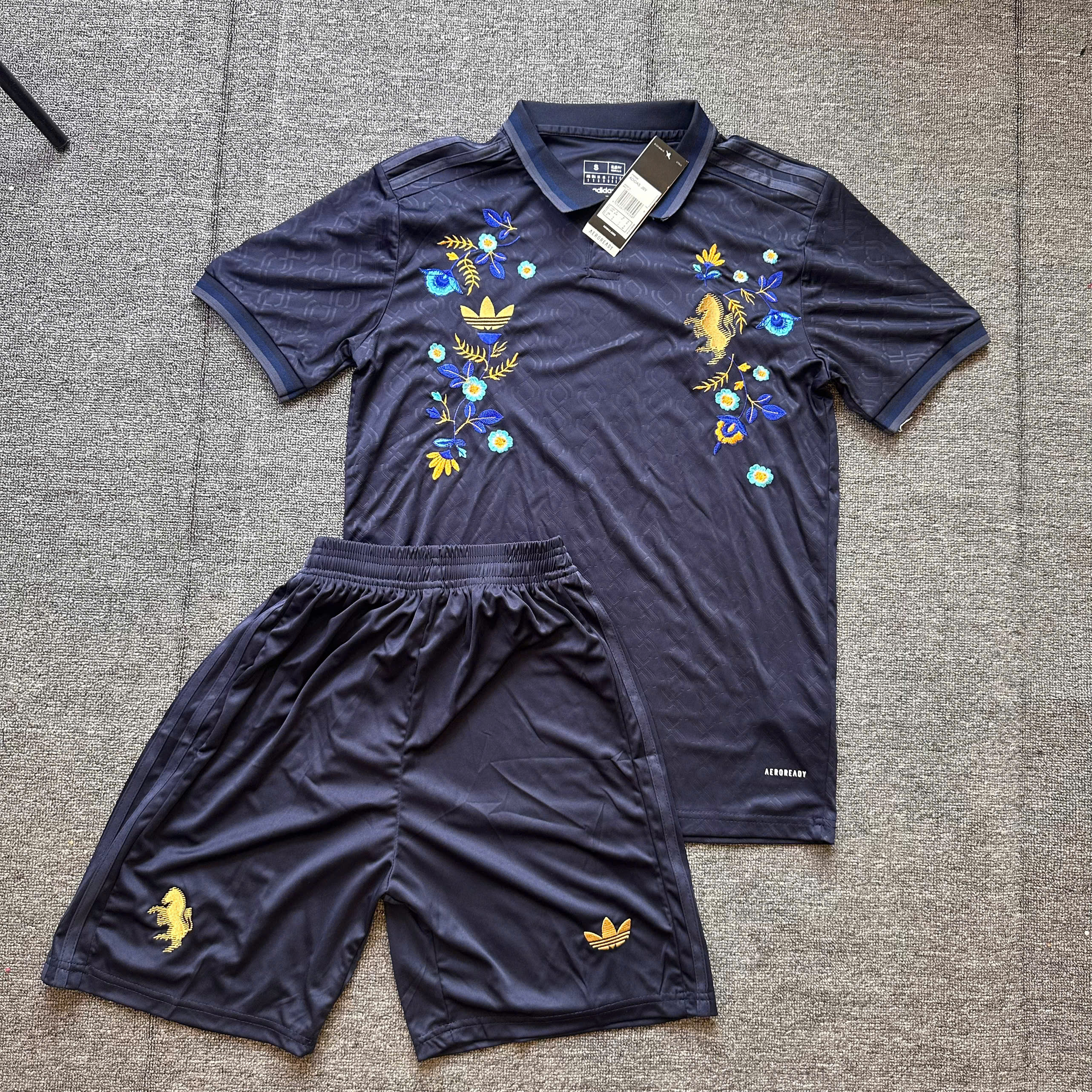 SALE 23 - Size: S, M