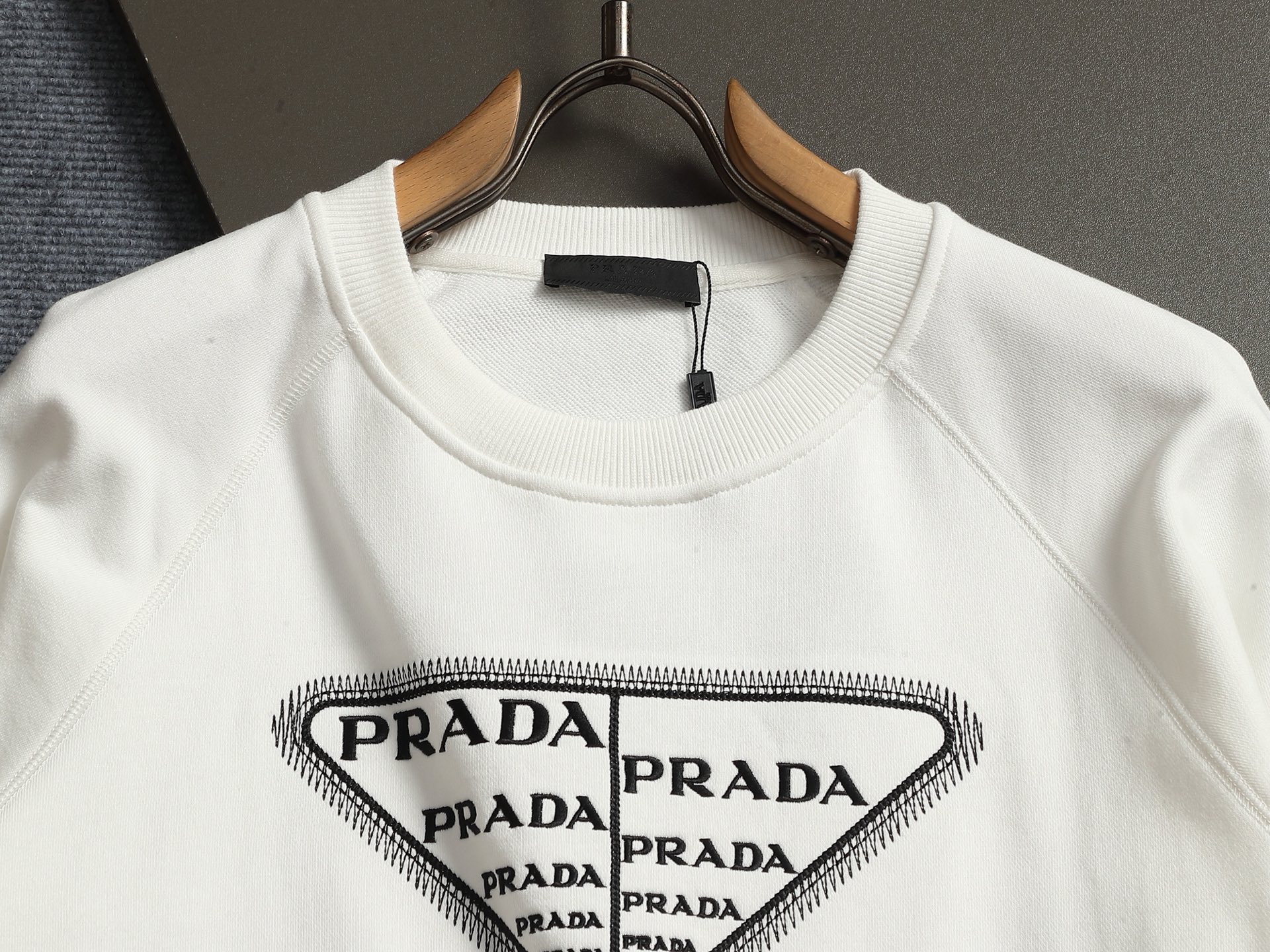 Áo Nỉ Prada_thumbnail_3